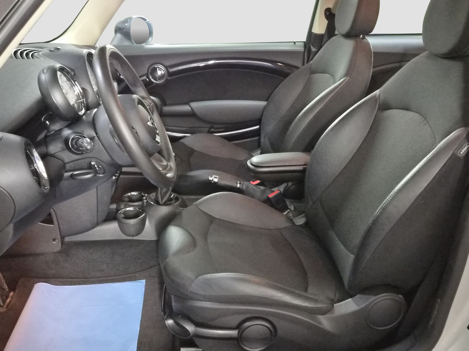 MINI R56 1.6i Cooper-image-8
