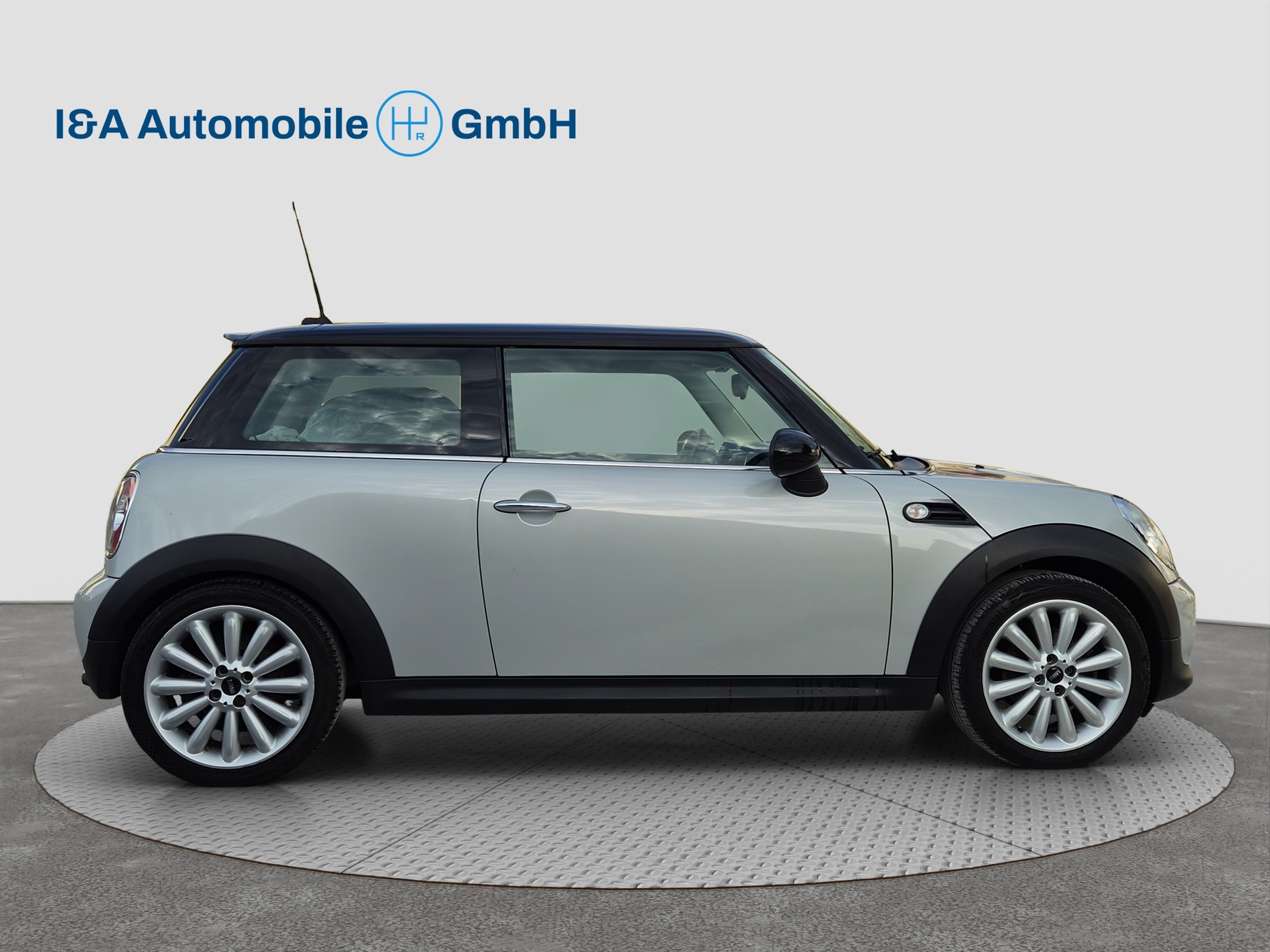 MINI R56 1.6i Cooper-image-3