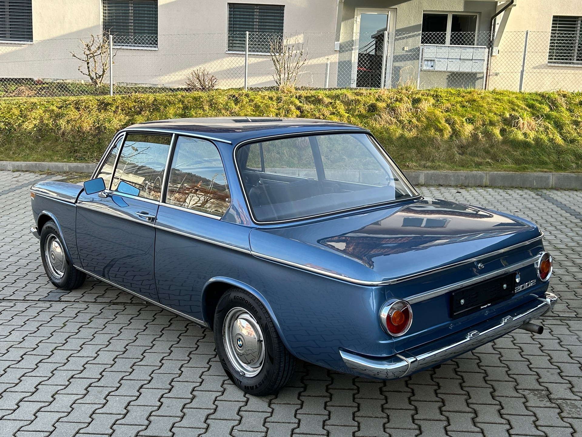 BMW BMW 2002 E10-image-3
