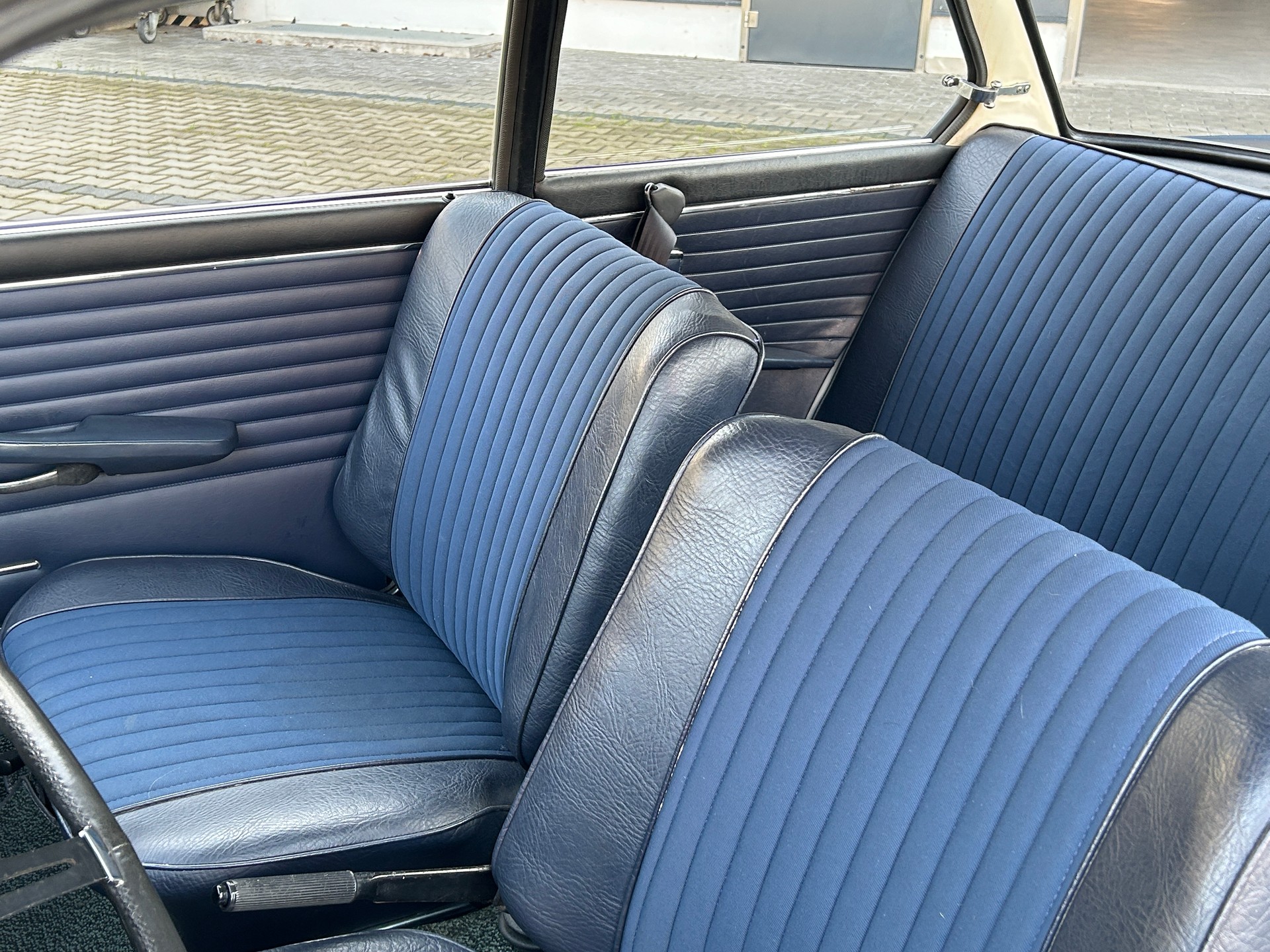 BMW BMW 2002 E10-image-10