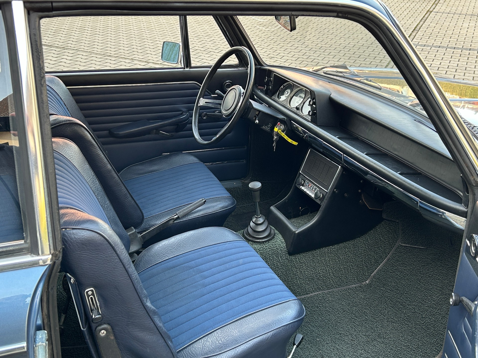 BMW BMW 2002 E10-image-8