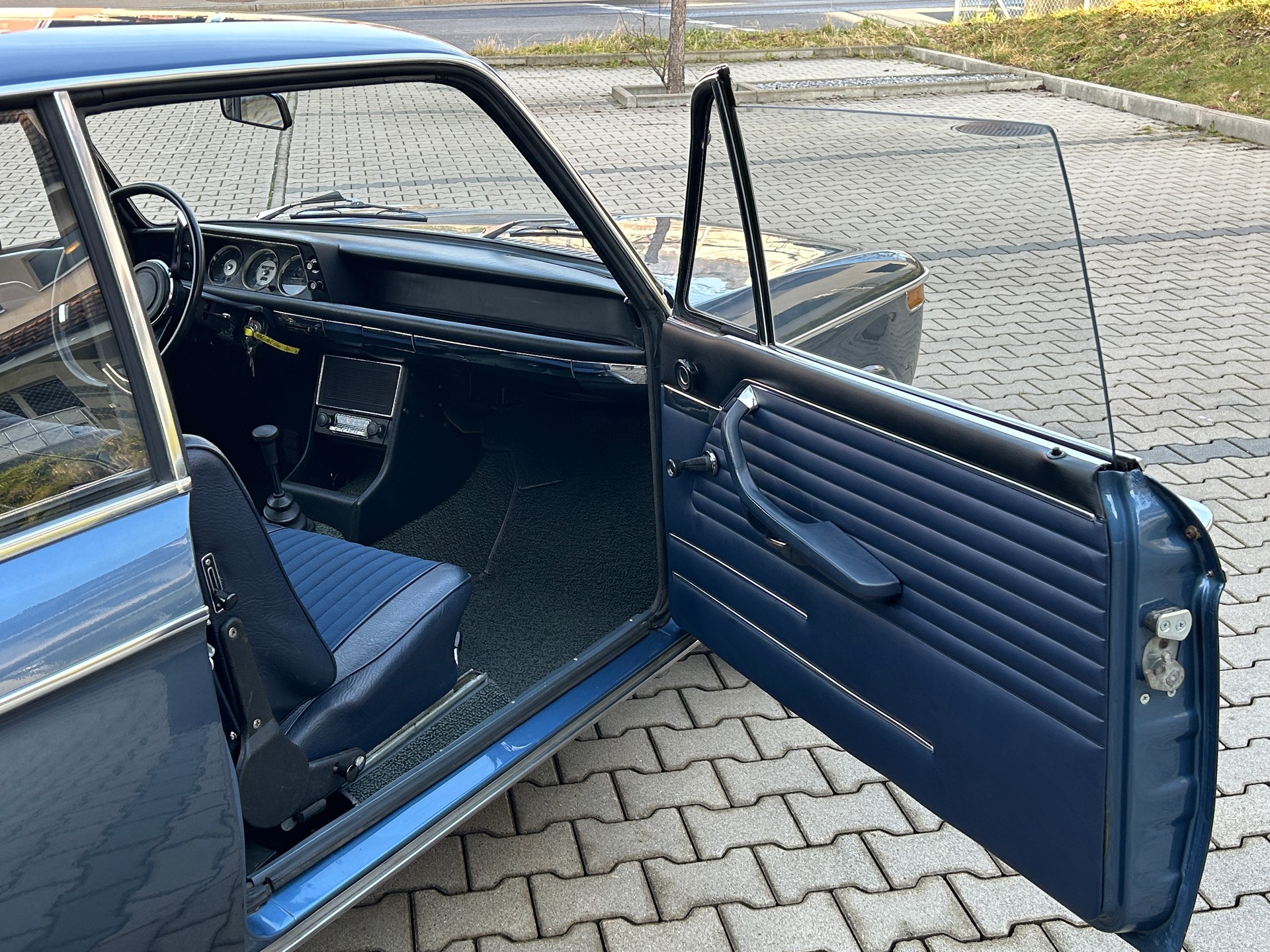 BMW BMW 2002 E10-image-5