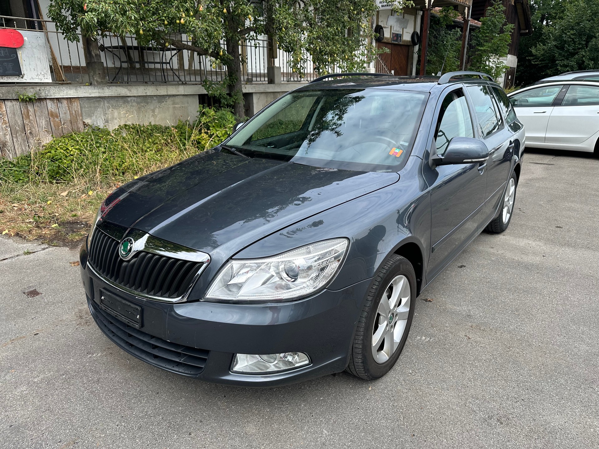 SKODA Octavia Combi 1.8 TSI Ambiente FIXPREIS-image-1