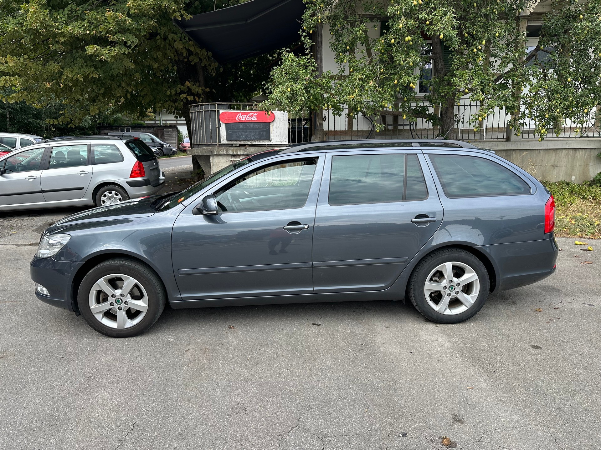 SKODA Octavia Combi 1.8 TSI Ambiente FIXPREIS-image-0