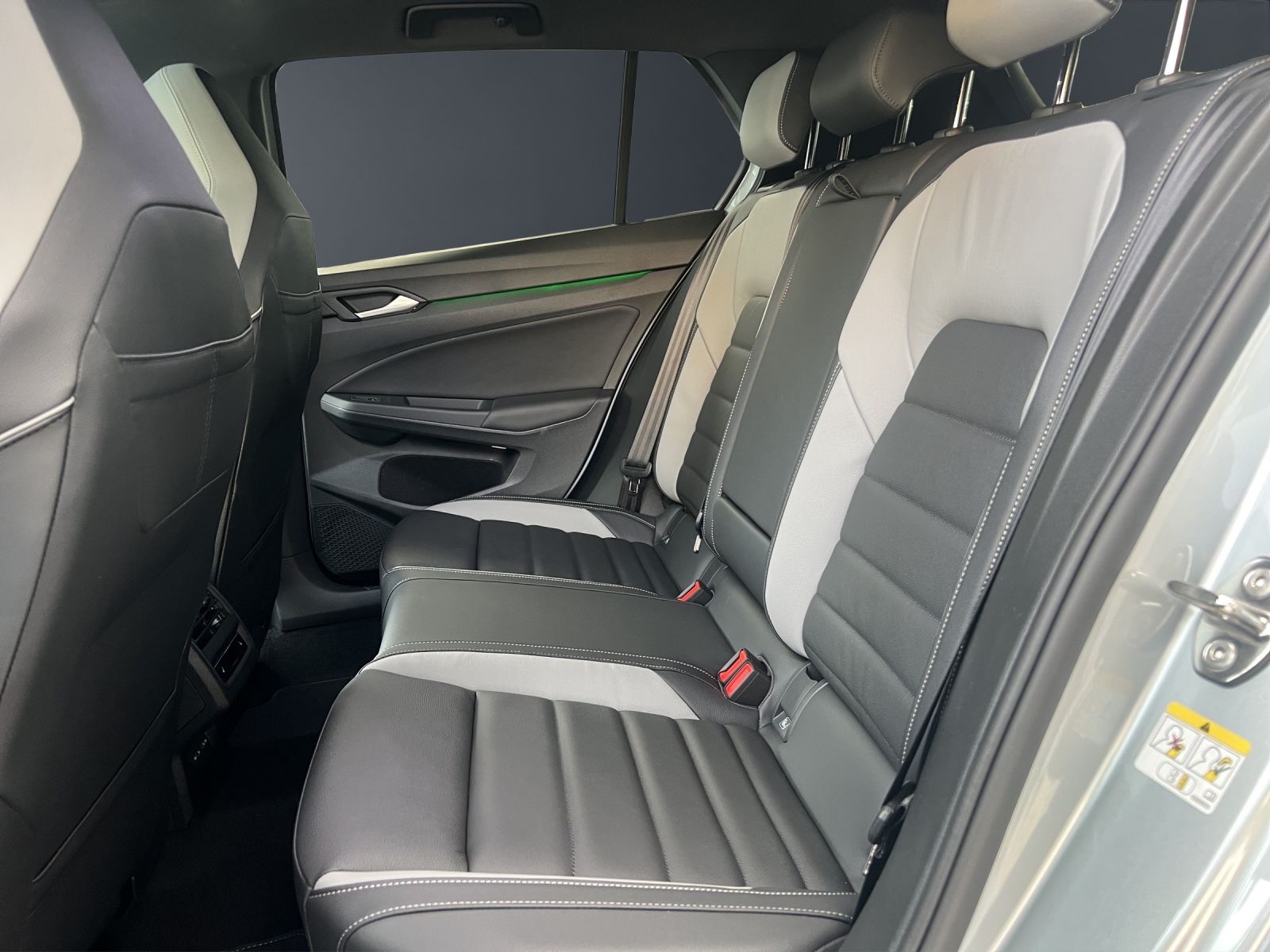 VW Golf 1.5 TSI PHEV GTE-image-13