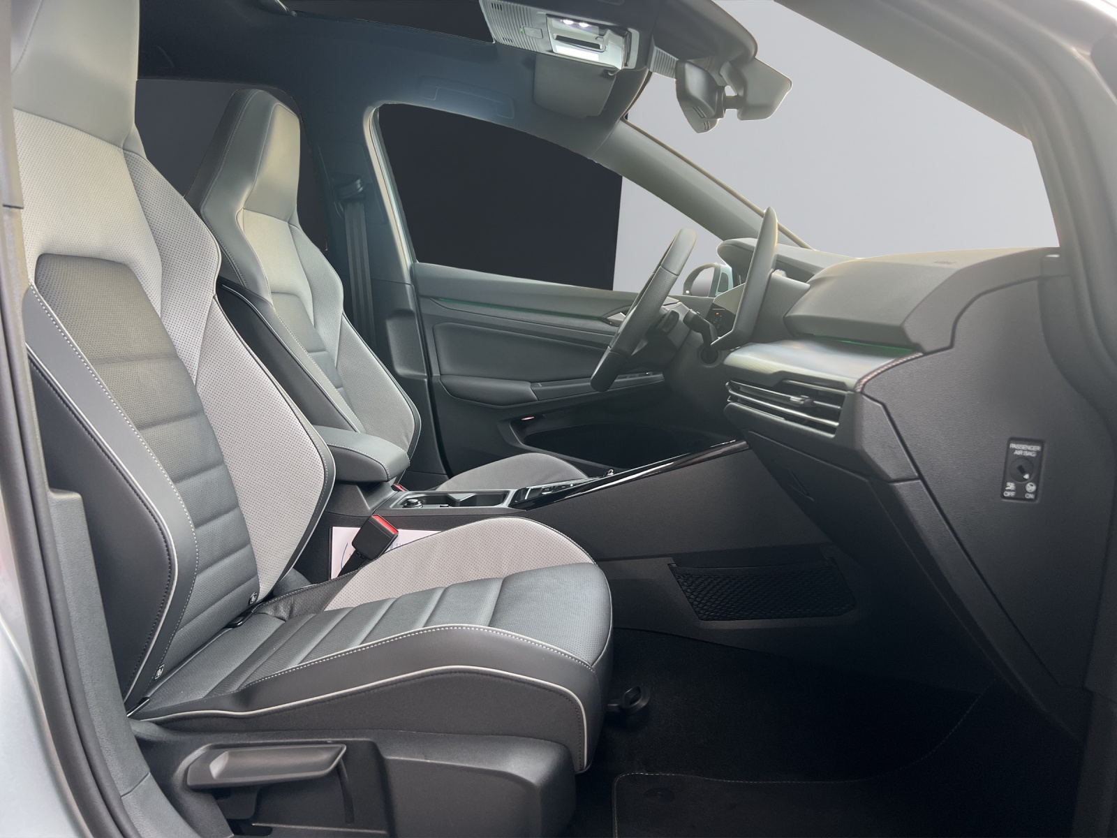 VW Golf 1.5 TSI PHEV GTE-image-12
