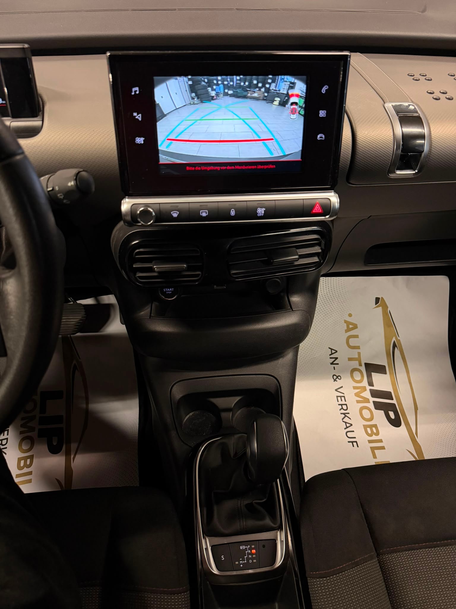 CITROEN C4 Cactus 1.2 Pure Tech Shine EAT6-image-11