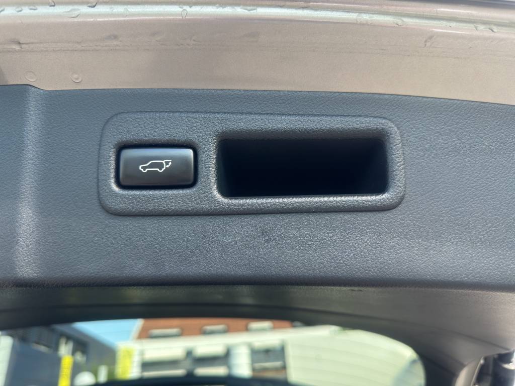 LEXUS NX 300h comfort E-Four Automatic-image-11