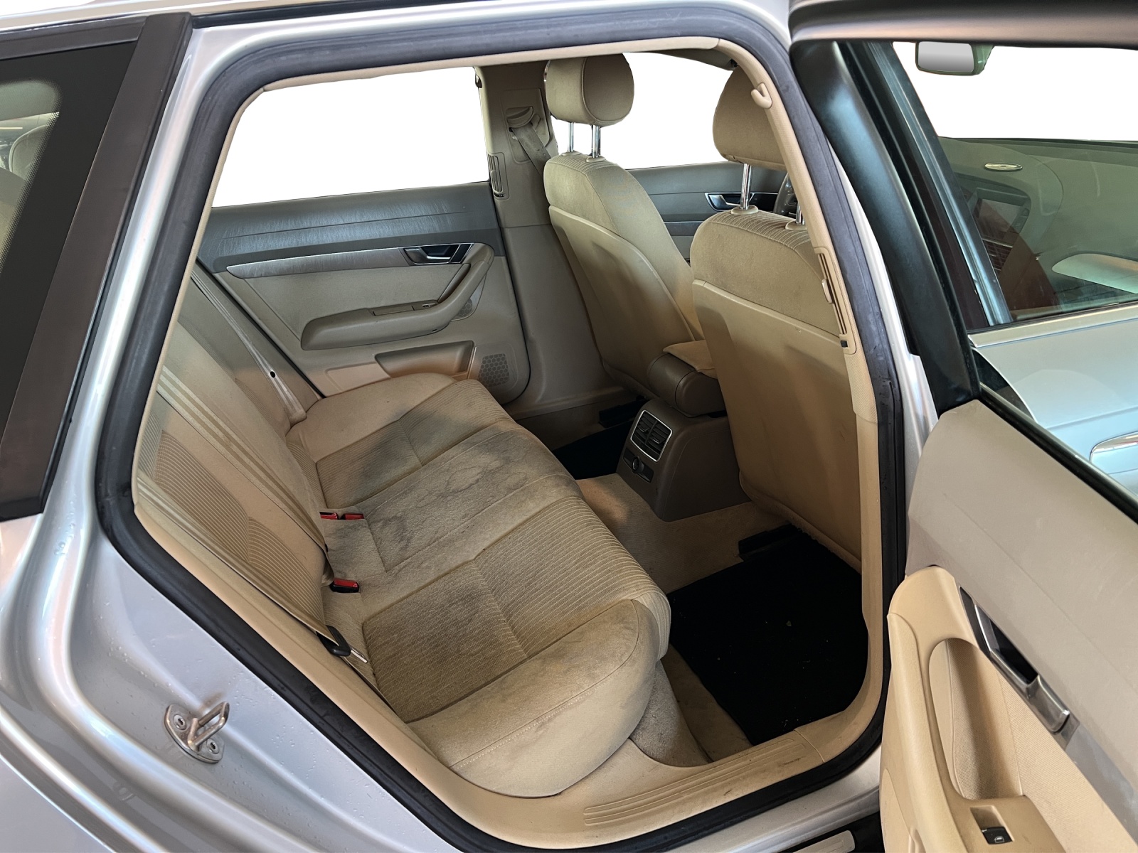 AUDI A6 Avant 2.4 V6-image-7