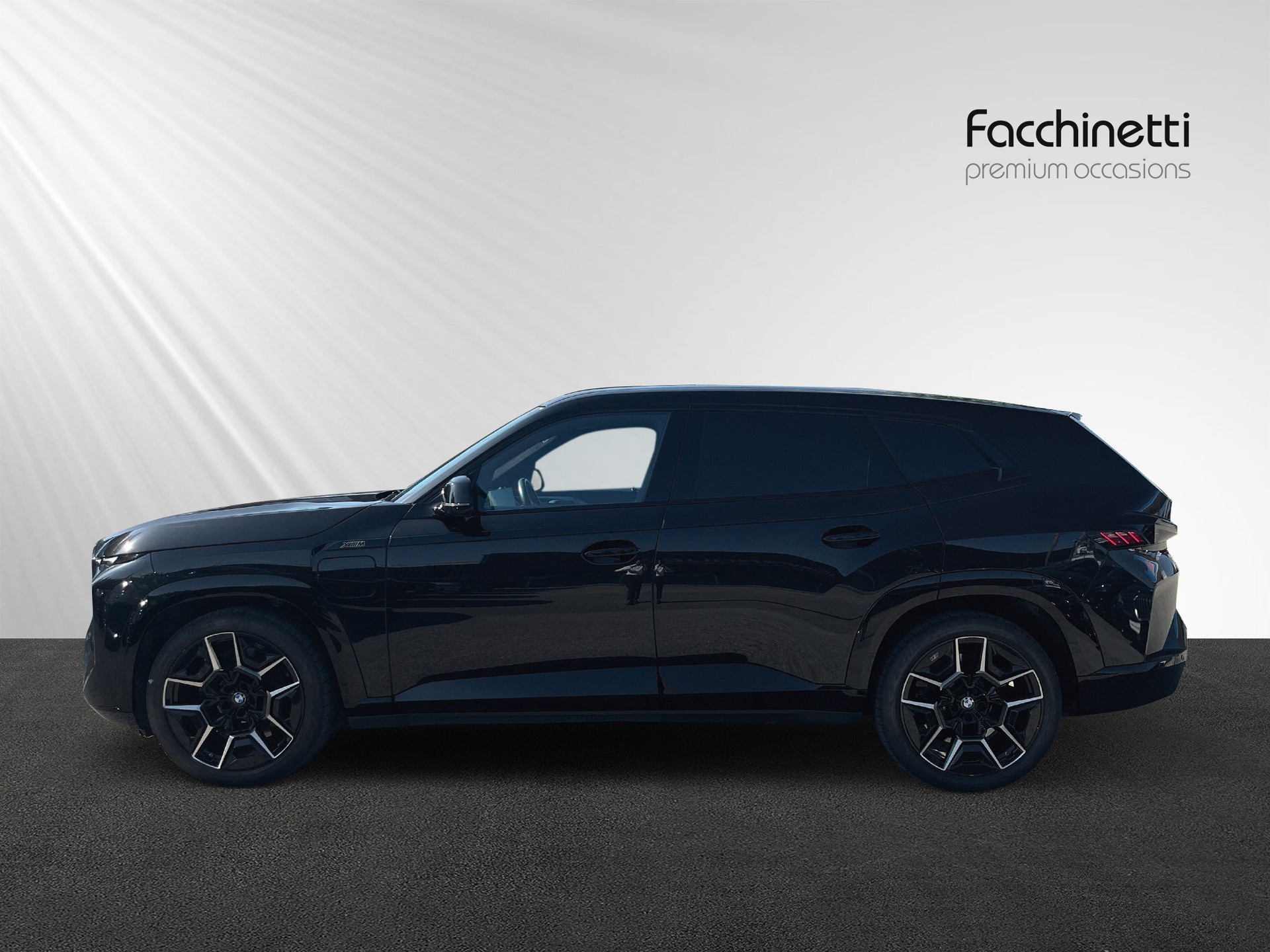 BMW XM xDrive PHEV Steptronic-showroom-element-1