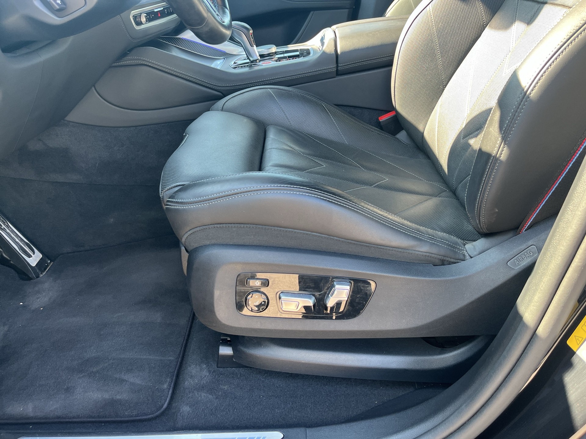 BMW XM xDrive PHEV Steptronic-image-18