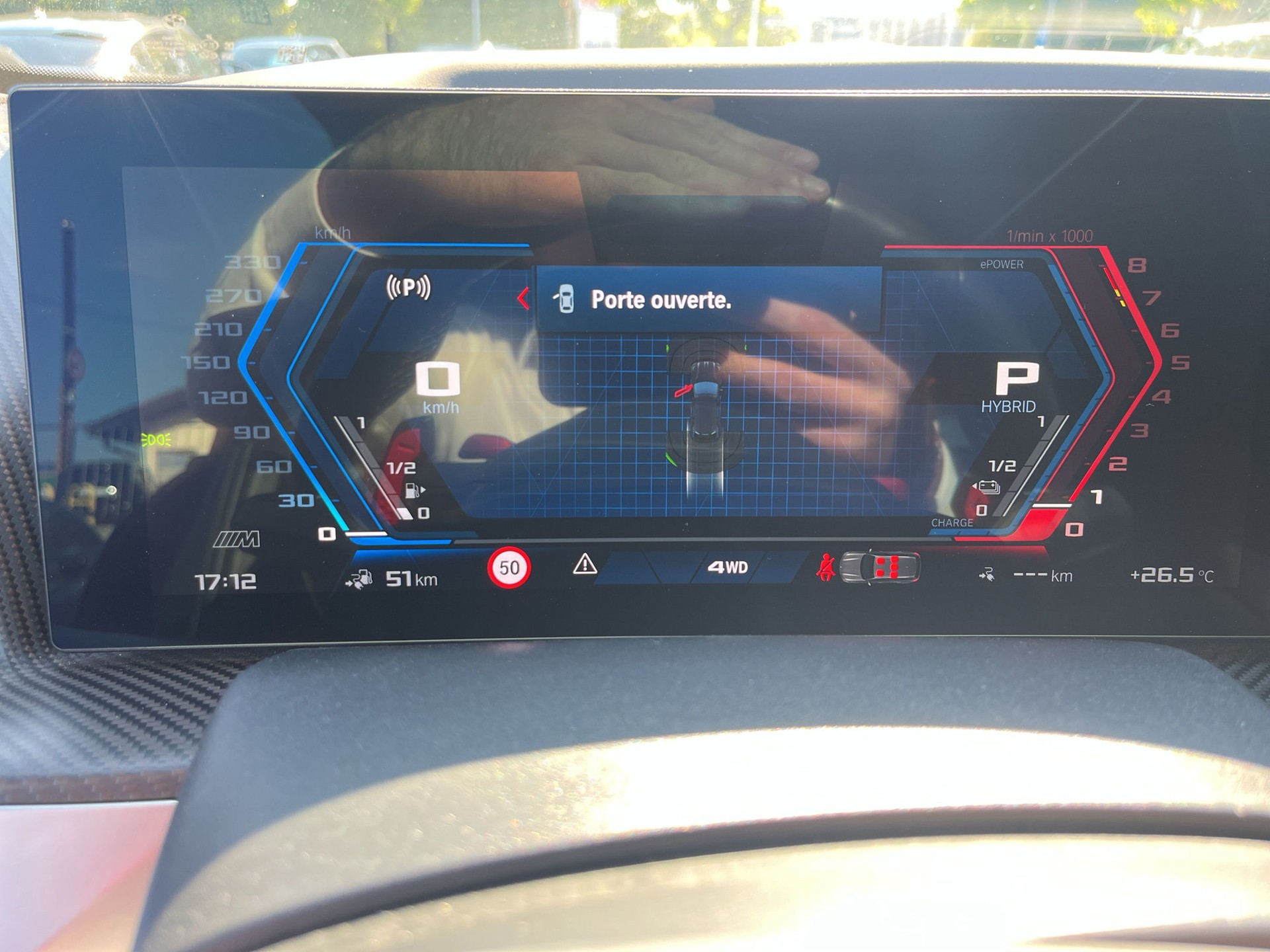 BMW XM xDrive PHEV Steptronic-image-13
