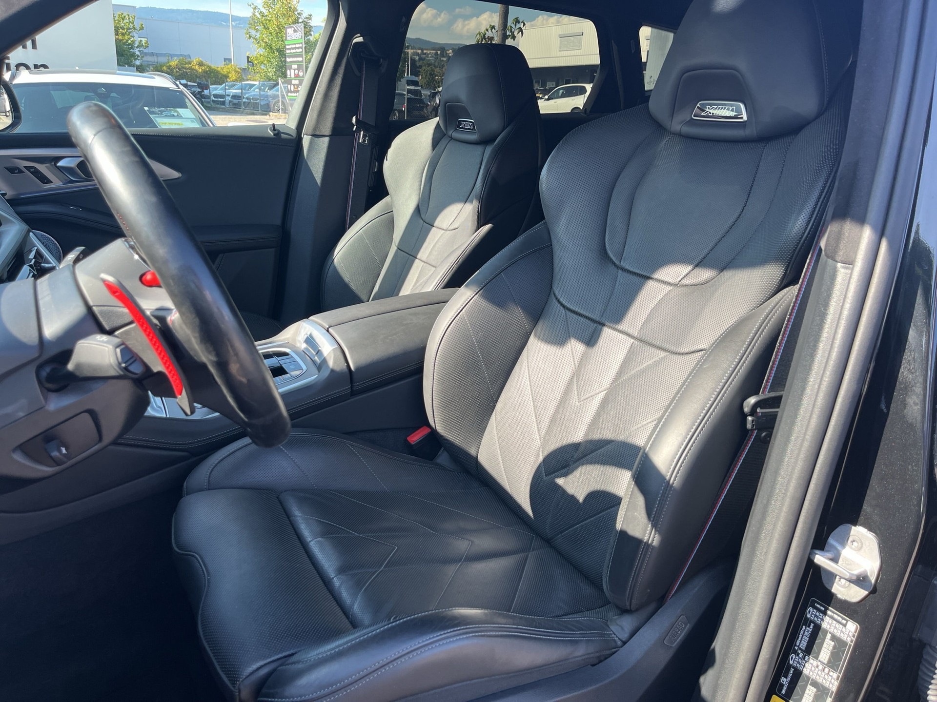BMW XM xDrive PHEV Steptronic-image-9