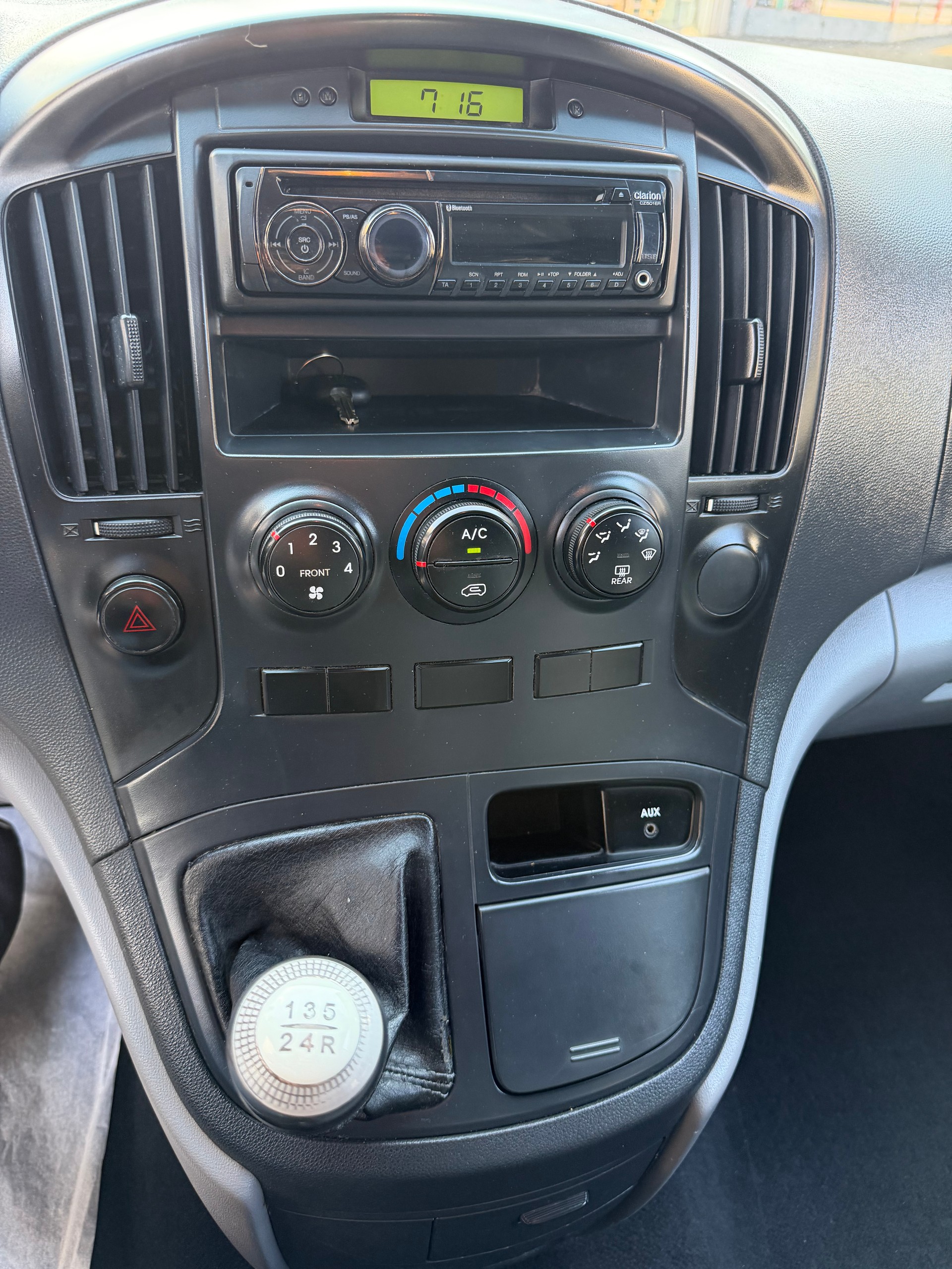 HYUNDAI H-1 Cargo 2.5 CRDi HP 5-Türen / Portes / Porte/Klimat/-image-6