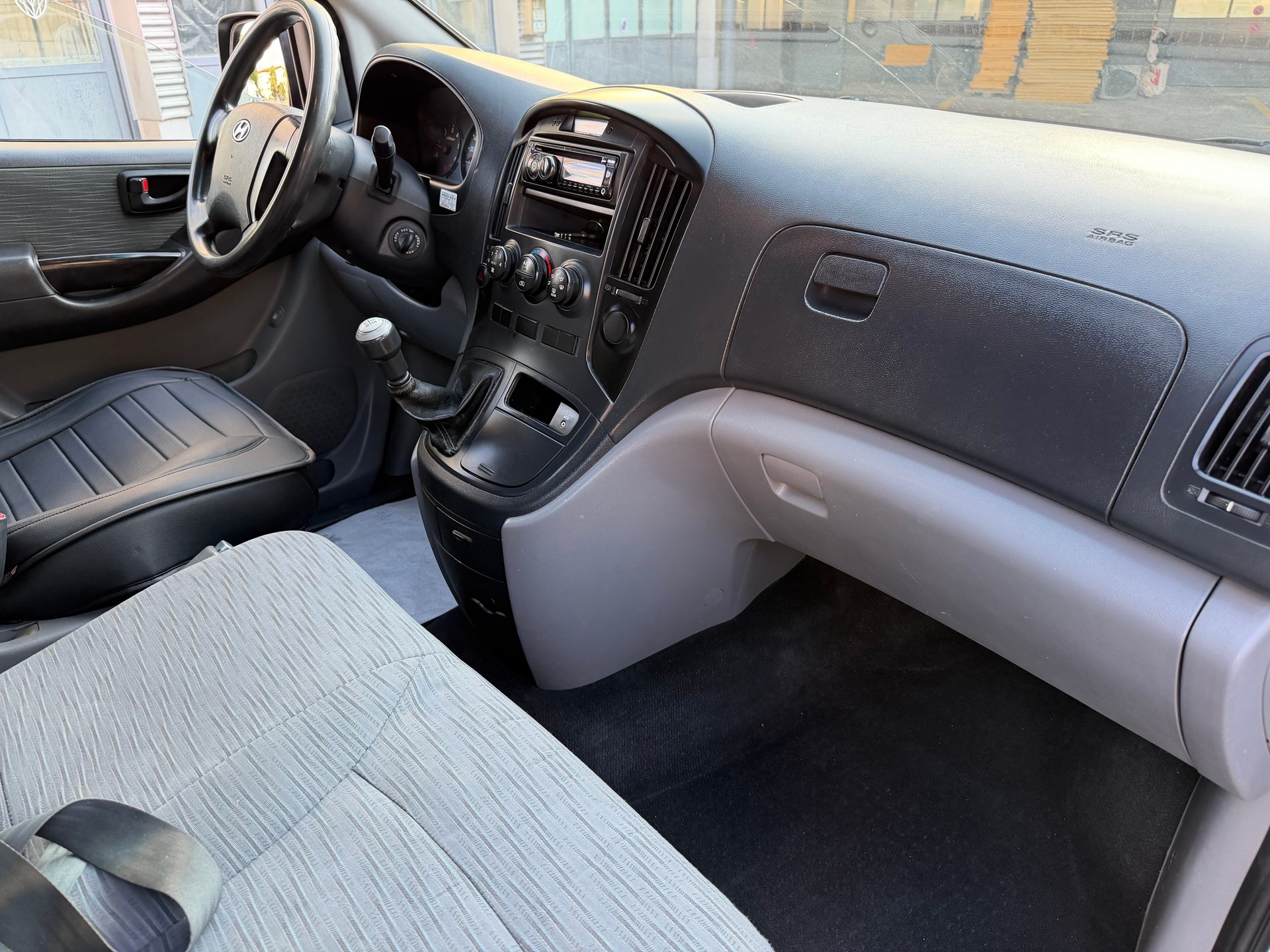 HYUNDAI H-1 Cargo 2.5 CRDi HP 5-Türen / Portes / Porte/Klimat/-image-4