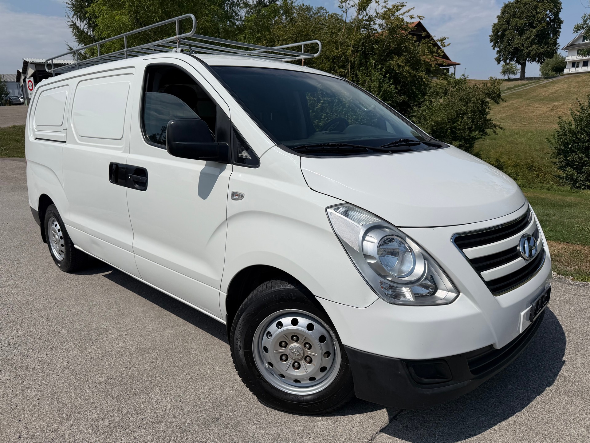 HYUNDAI H-1 Cargo 2.5 CRDi HP 5-Türen / Portes / Porte/Klimat/-image-1