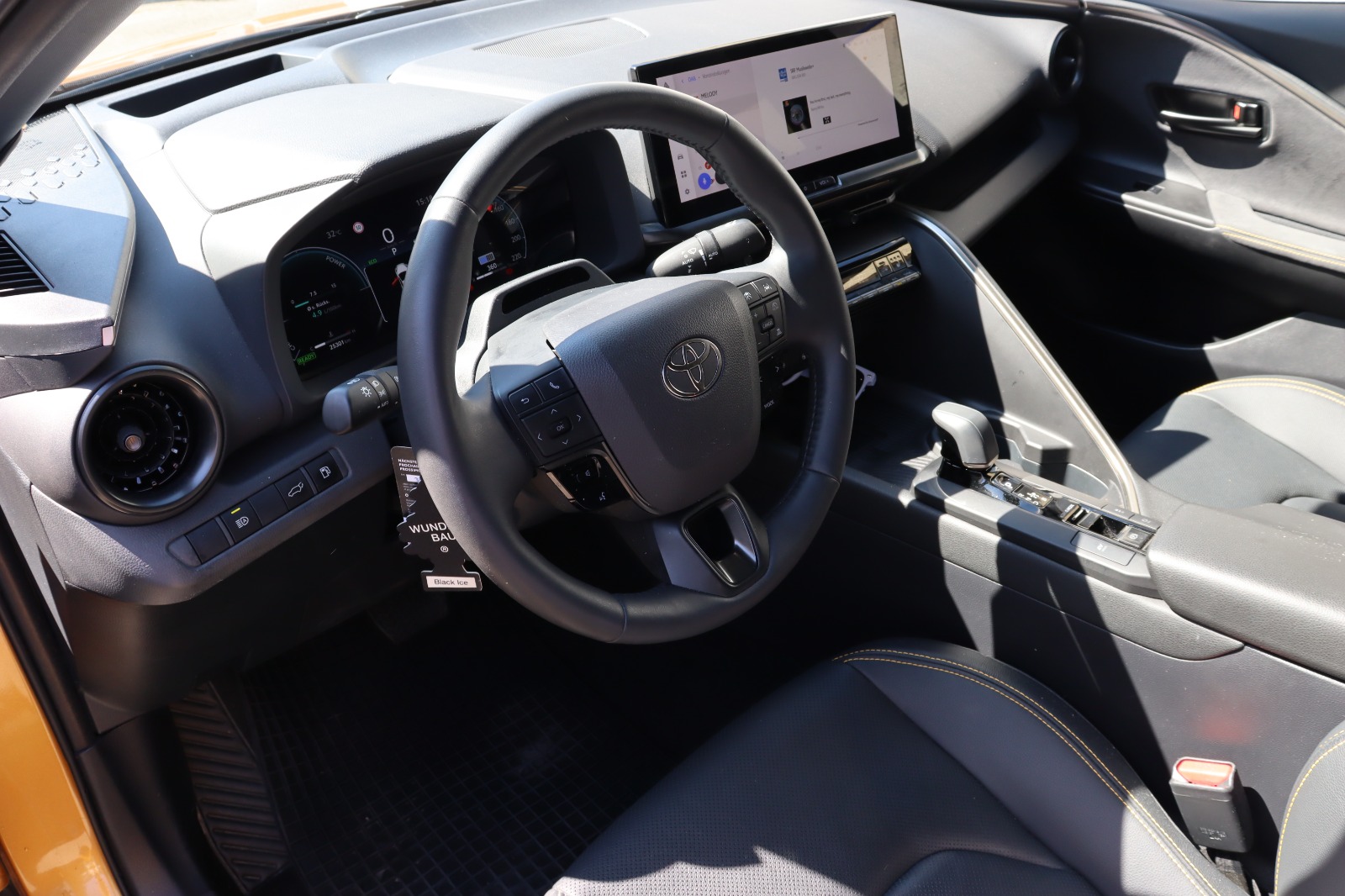TOYOTA 2.0 HEV Style Premiere 4x4-image-2