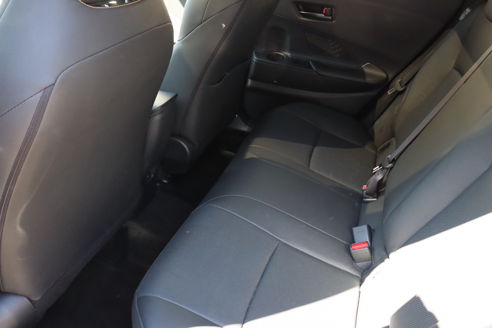 TOYOTA 2.0 HEV Style Premiere 4x4-image-4