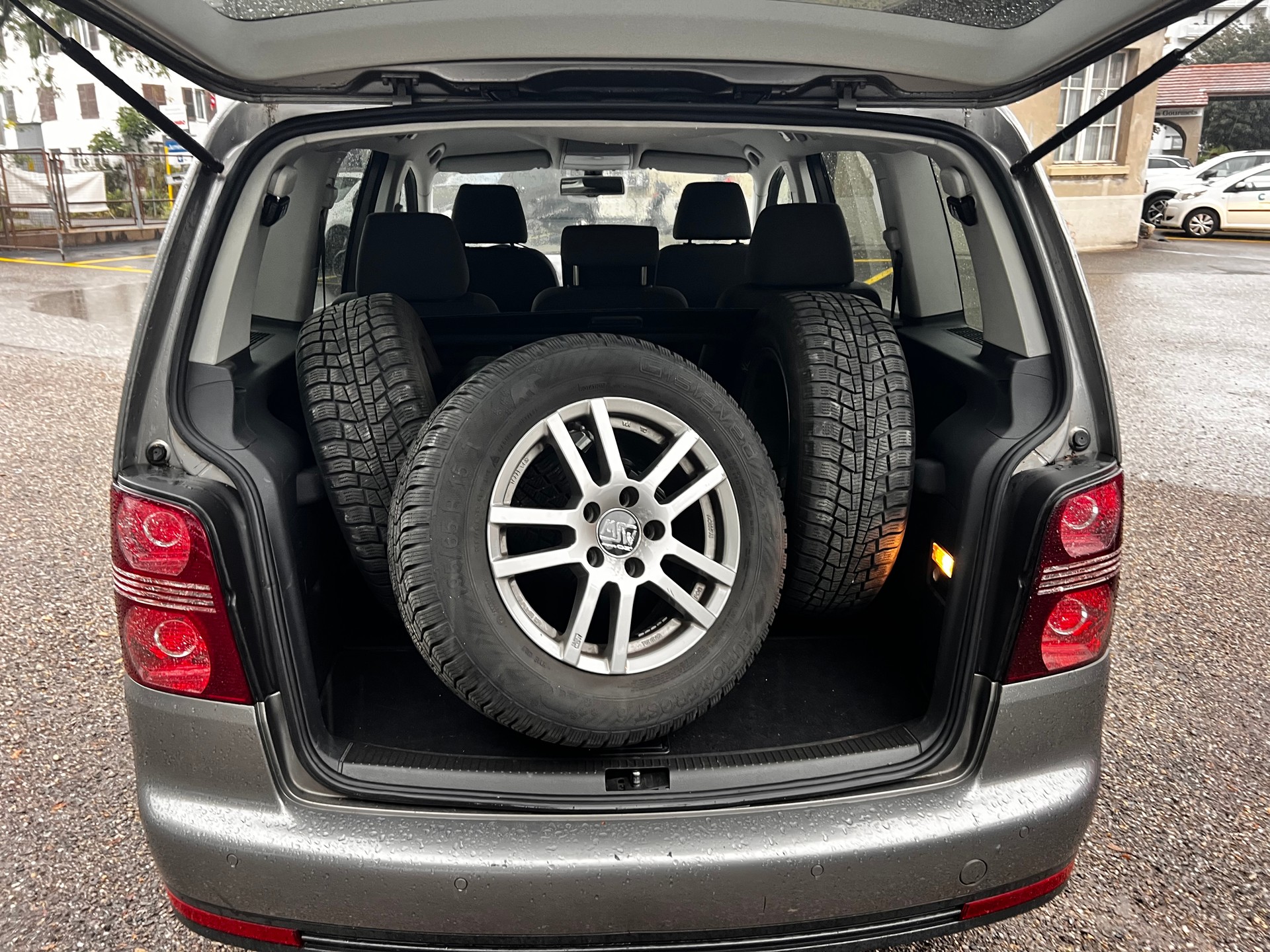 VW Touran 1.4 TSI Trendline-image-7
