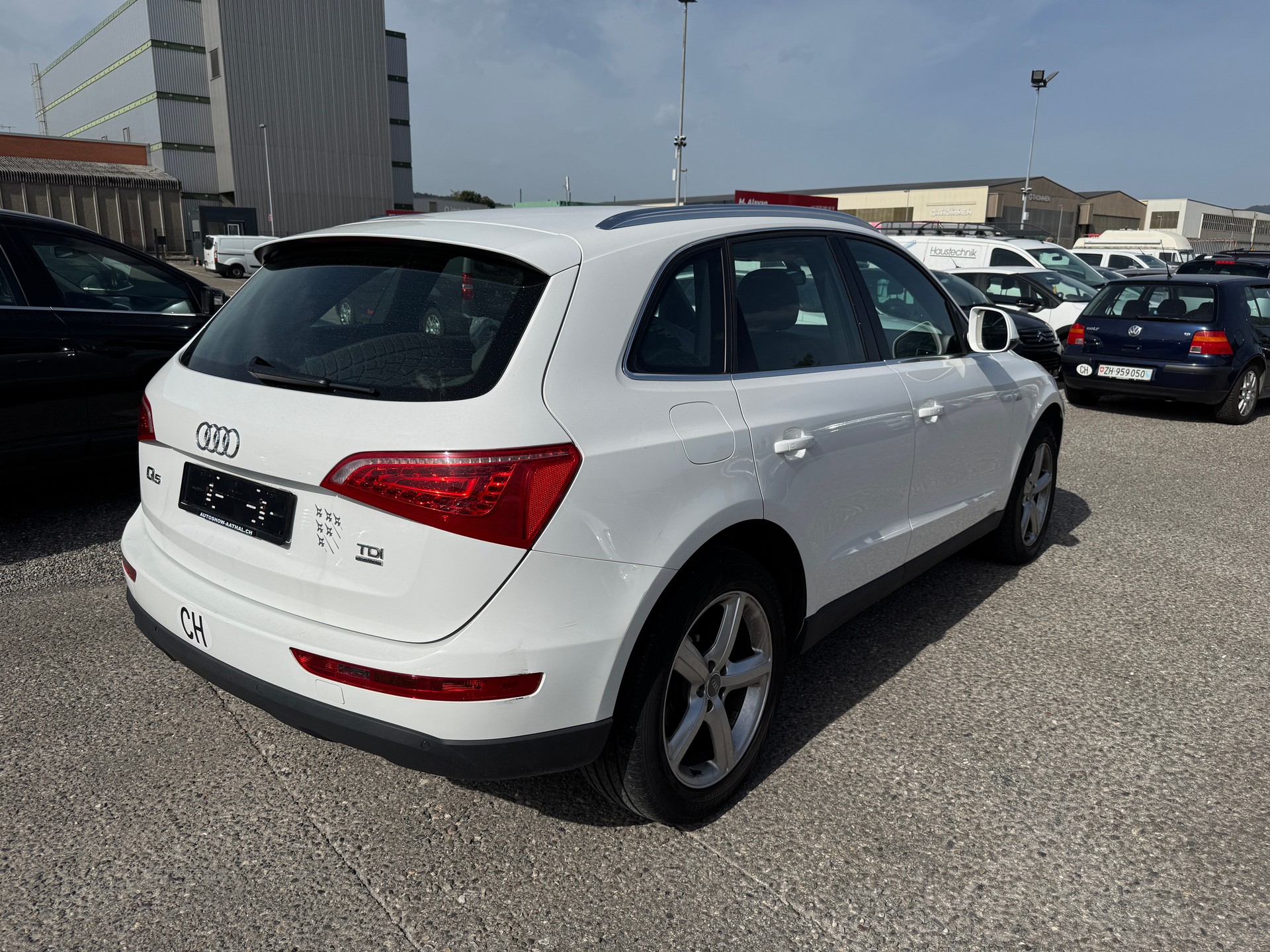 AUDI Q5 2.0 TDI quattro S-tronic-image-5