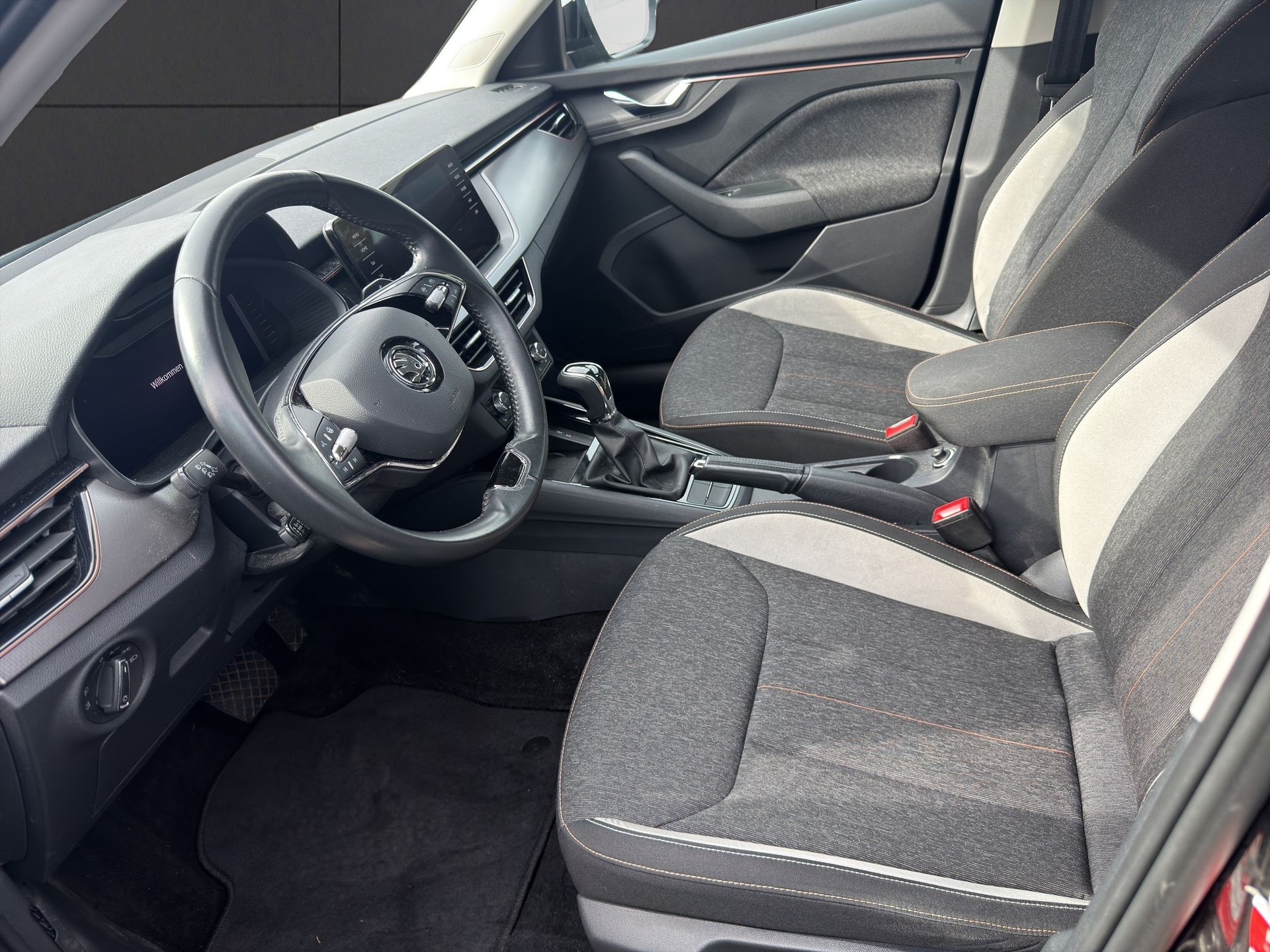 SKODA Scala 1.5 TSI ACT Style DSG-image-8