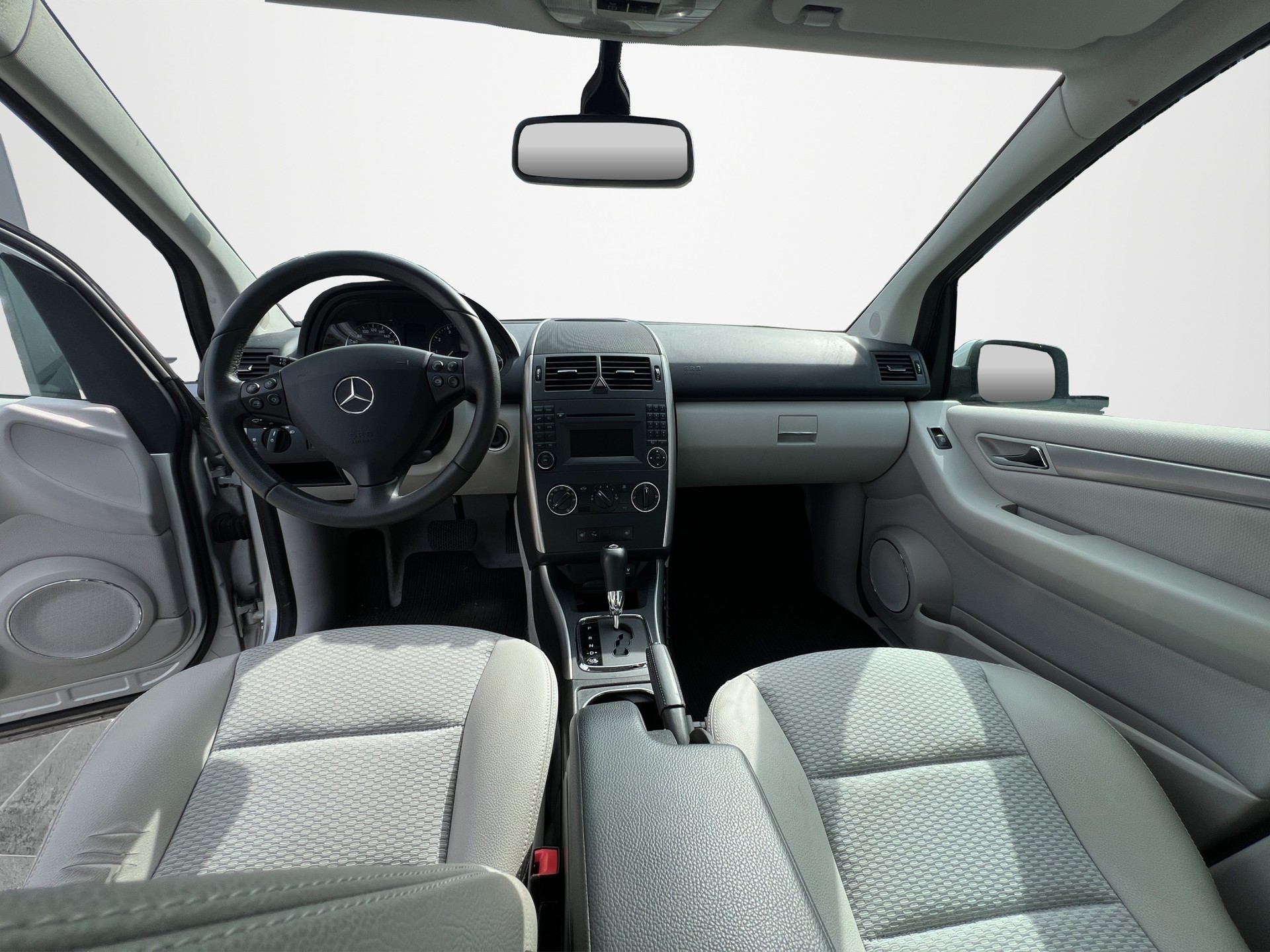 MERCEDES-BENZ A 180 Avantgarde-image-12