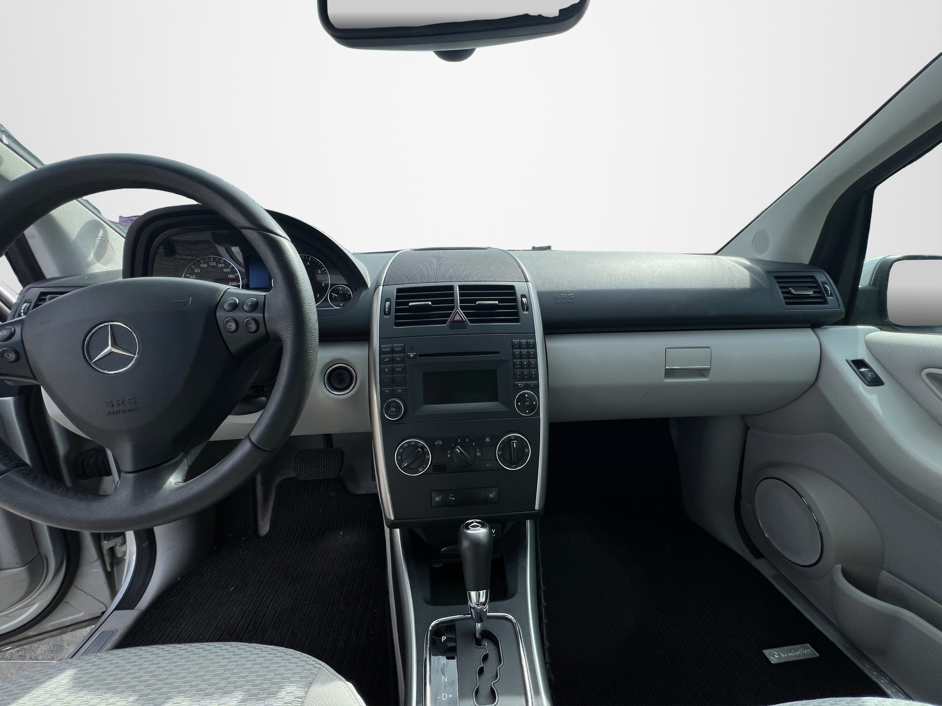 MERCEDES-BENZ A 180 Avantgarde-image-13