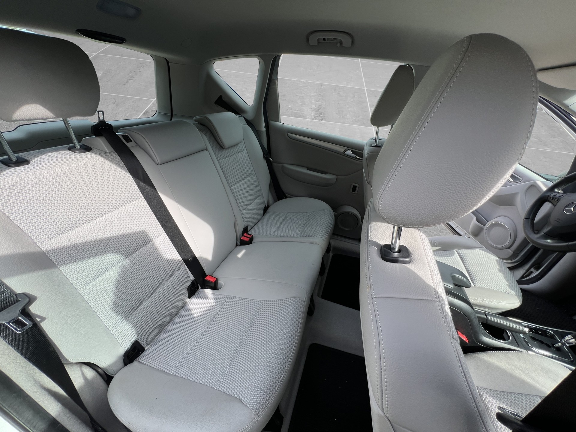 MERCEDES-BENZ A 180 Avantgarde-image-15