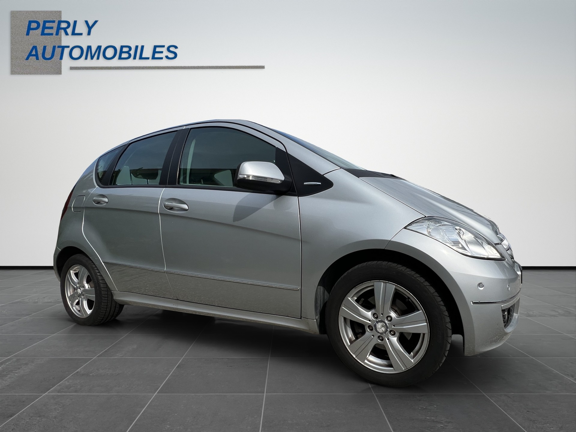 MERCEDES-BENZ A 180 Avantgarde-image-7