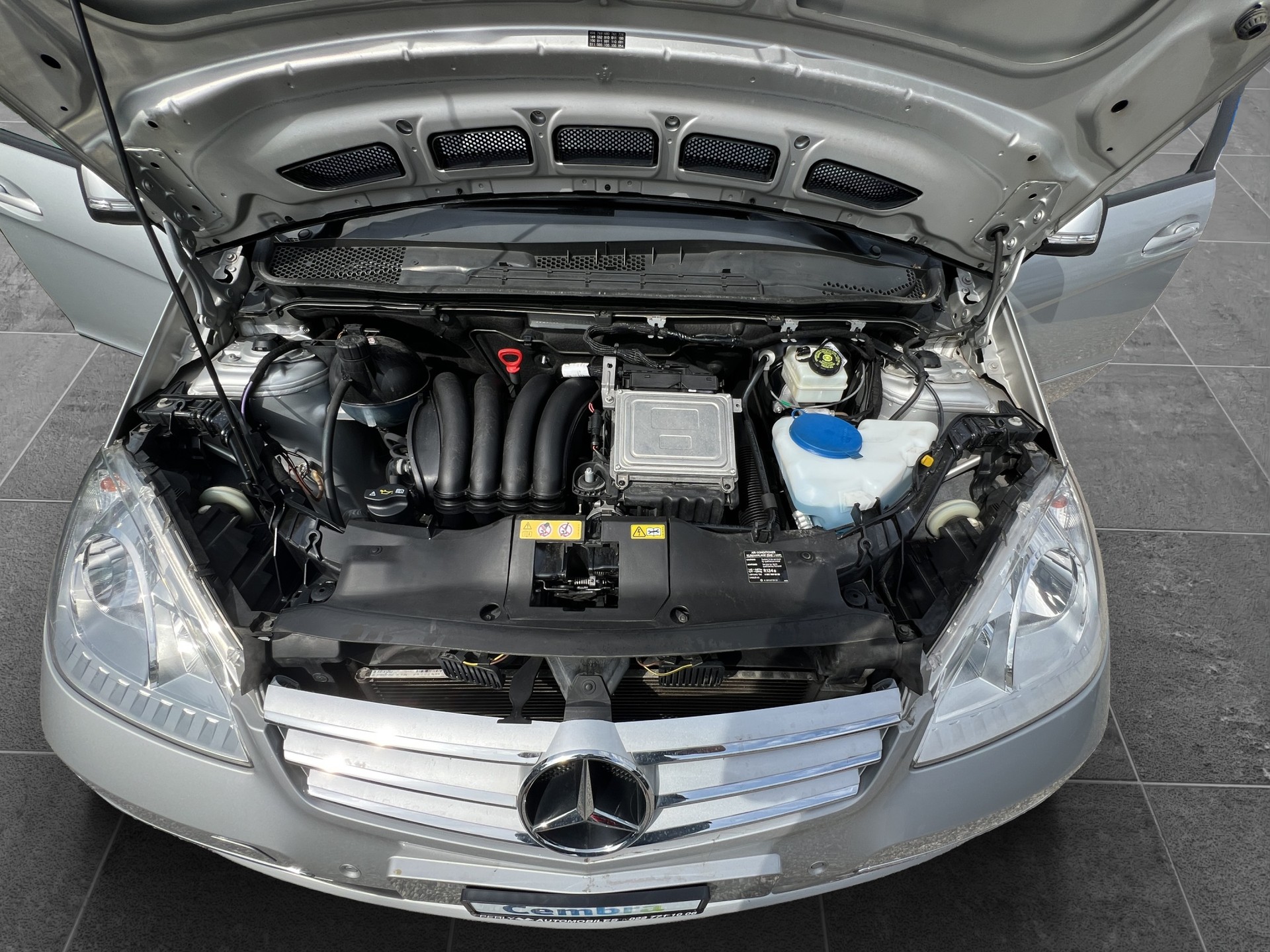 MERCEDES-BENZ A 180 Avantgarde-image-17