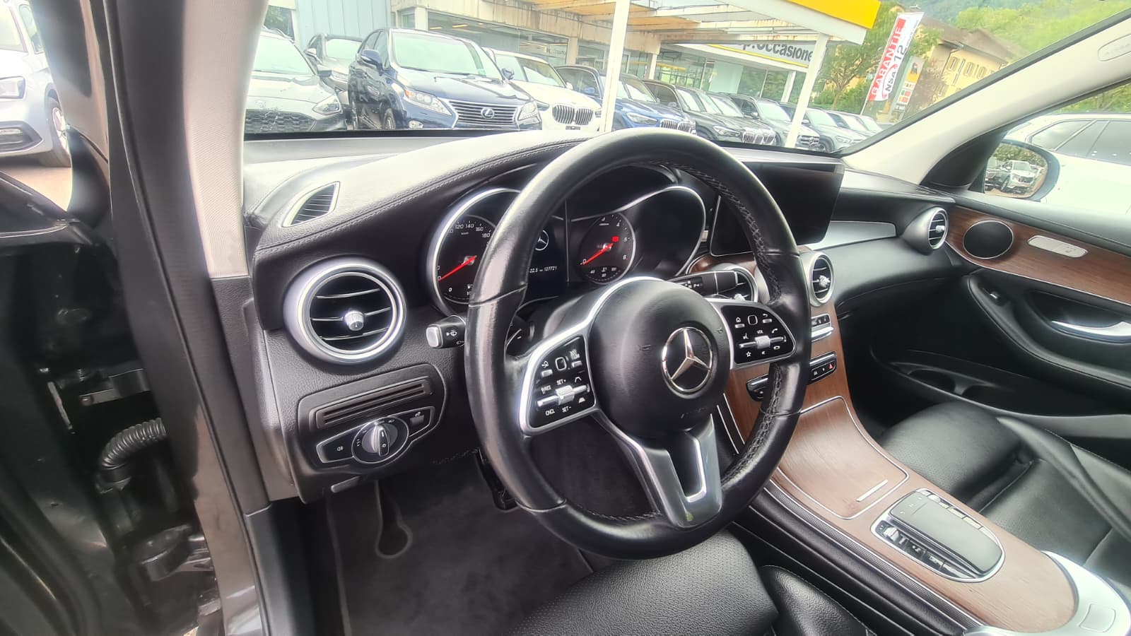 MERCEDES-BENZ GLC 220 d 4Matic 9G-Tronic ** Voll-Leder ** Gr-Navi ** RF-Kamera ** Sitzheizung ** Tempomat ** Elektrische Sitz ** Frisch Ab MFK-image-17