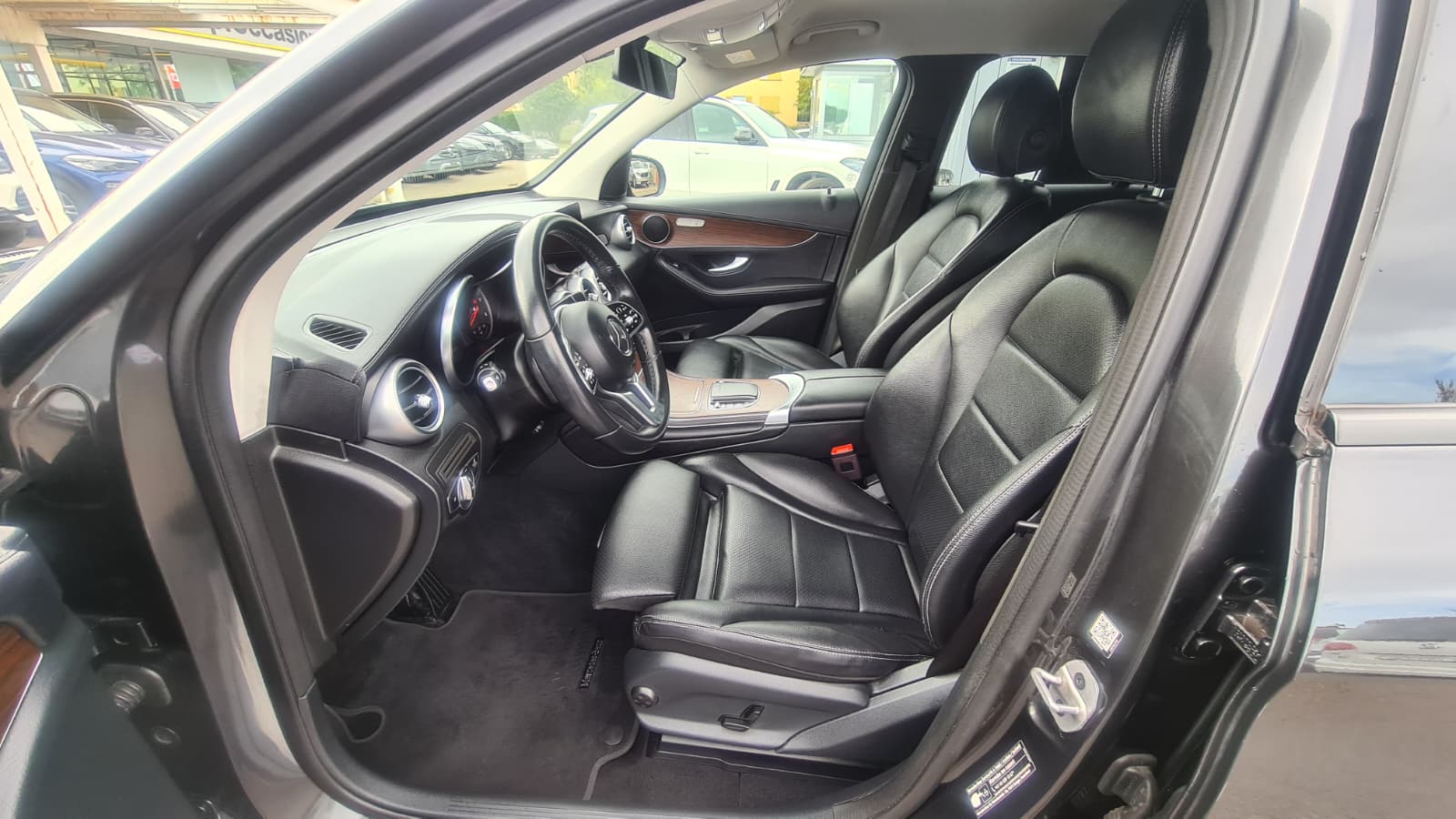 MERCEDES-BENZ GLC 220 d 4Matic 9G-Tronic ** Voll-Leder ** Gr-Navi ** RF-Kamera ** Sitzheizung ** Tempomat ** Elektrische Sitz ** Frisch Ab MFK-image-19