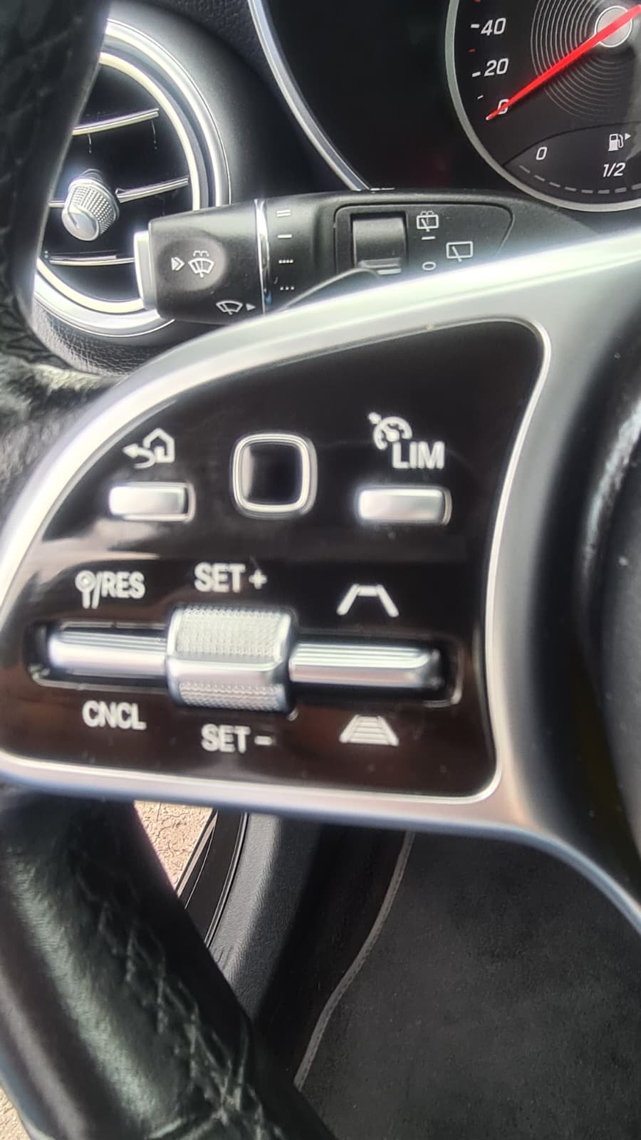MERCEDES-BENZ GLC 220 d 4Matic 9G-Tronic ** Voll-Leder ** Gr-Navi ** RF-Kamera ** Sitzheizung ** Tempomat ** Elektrische Sitz ** Frisch Ab MFK-image-11