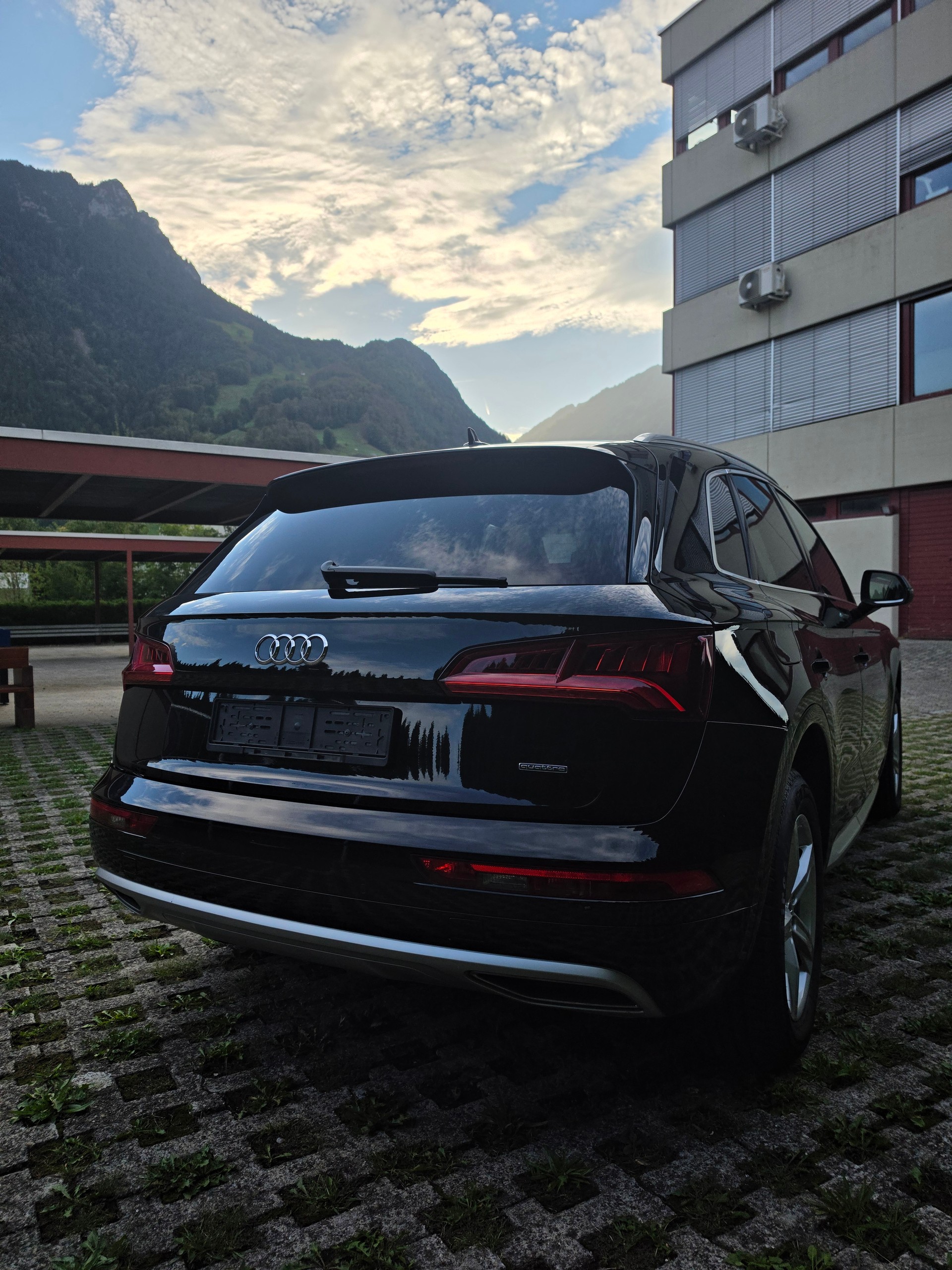 AUDI 2.0 TFSI quattro S-Tronic-image-2
