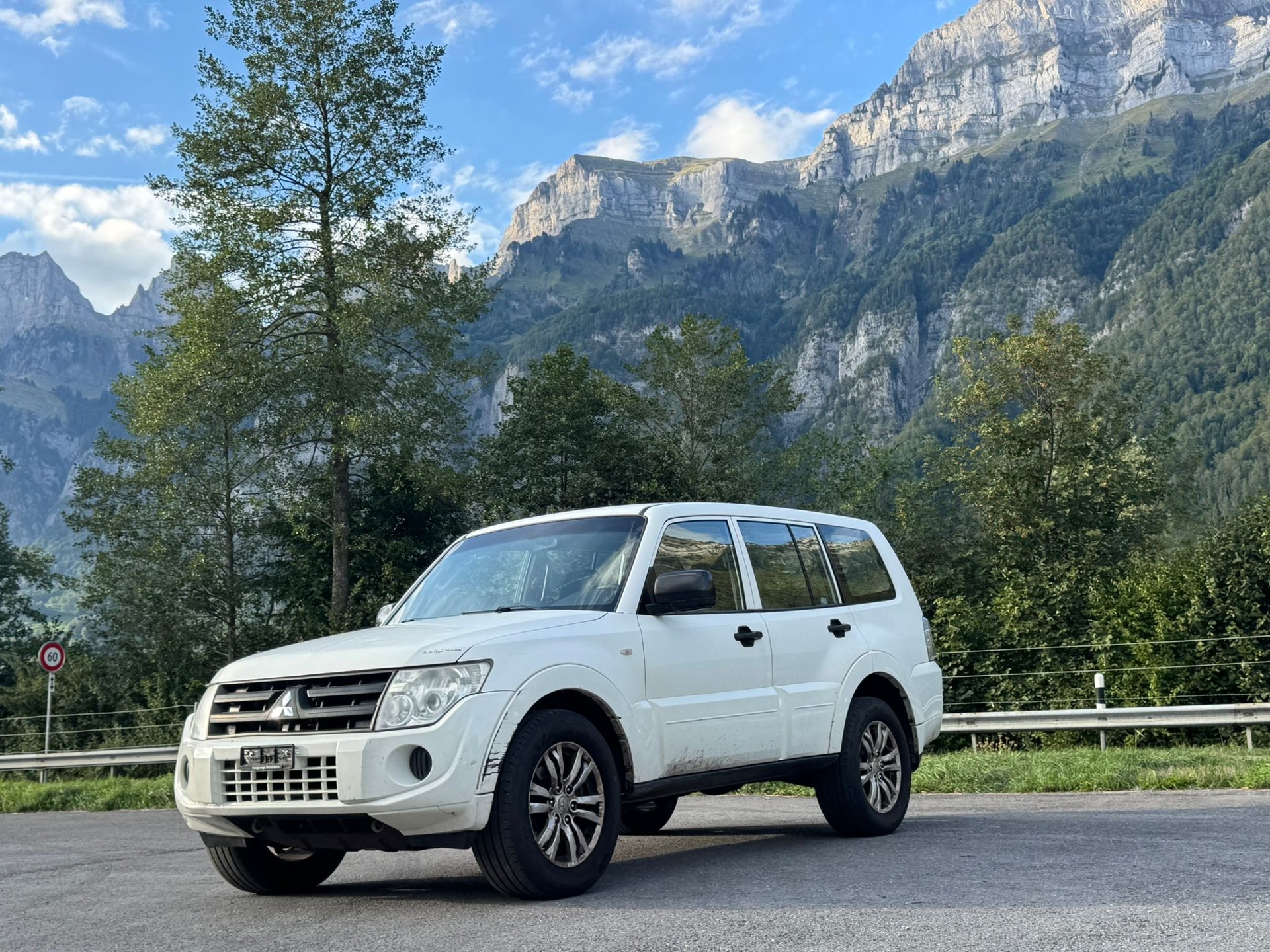 MITSUBISHI Pajero 3.2 DI-D Professional Plus-image-2