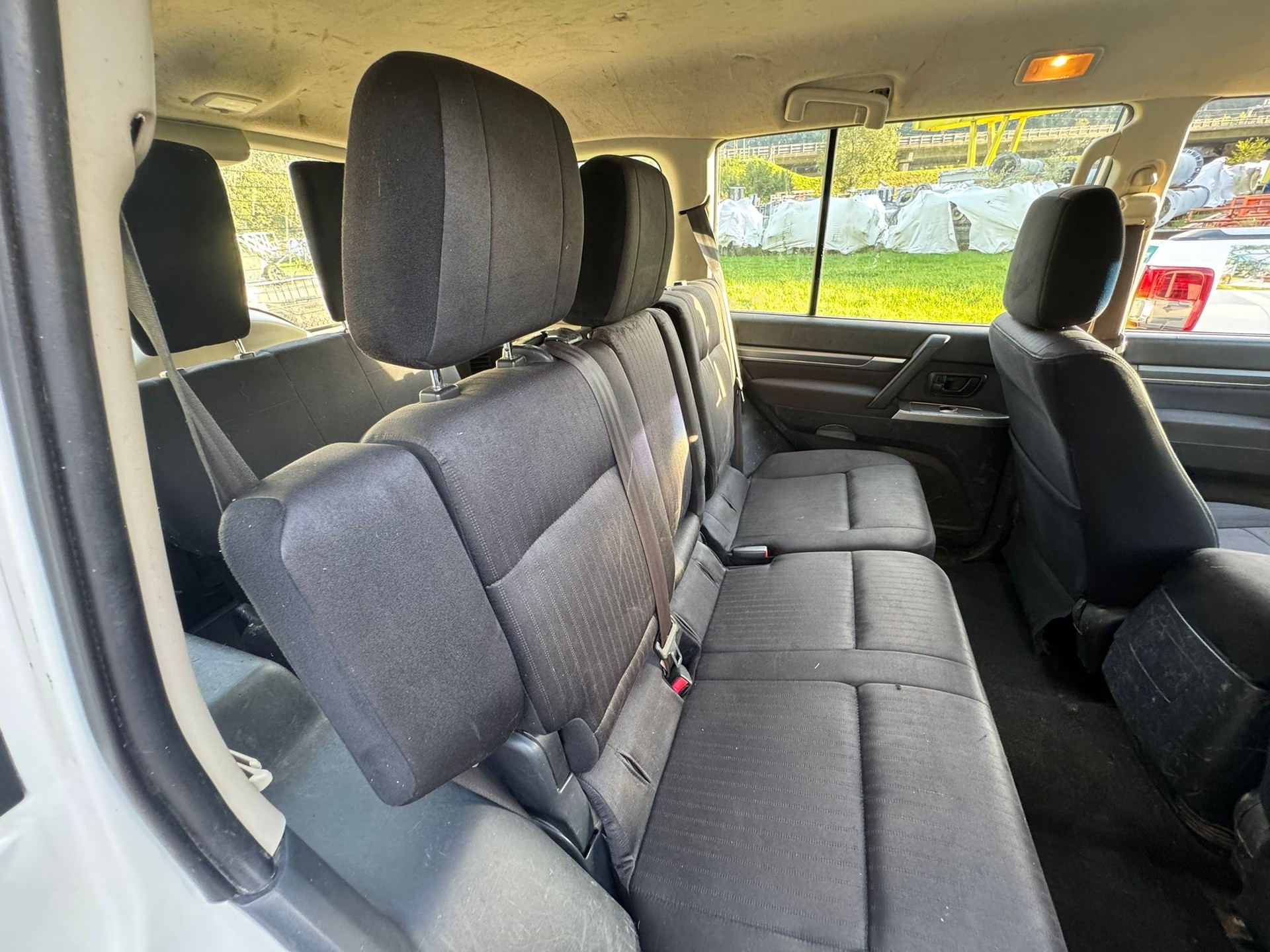 MITSUBISHI Pajero 3.2 DI-D Professional Plus-image-8