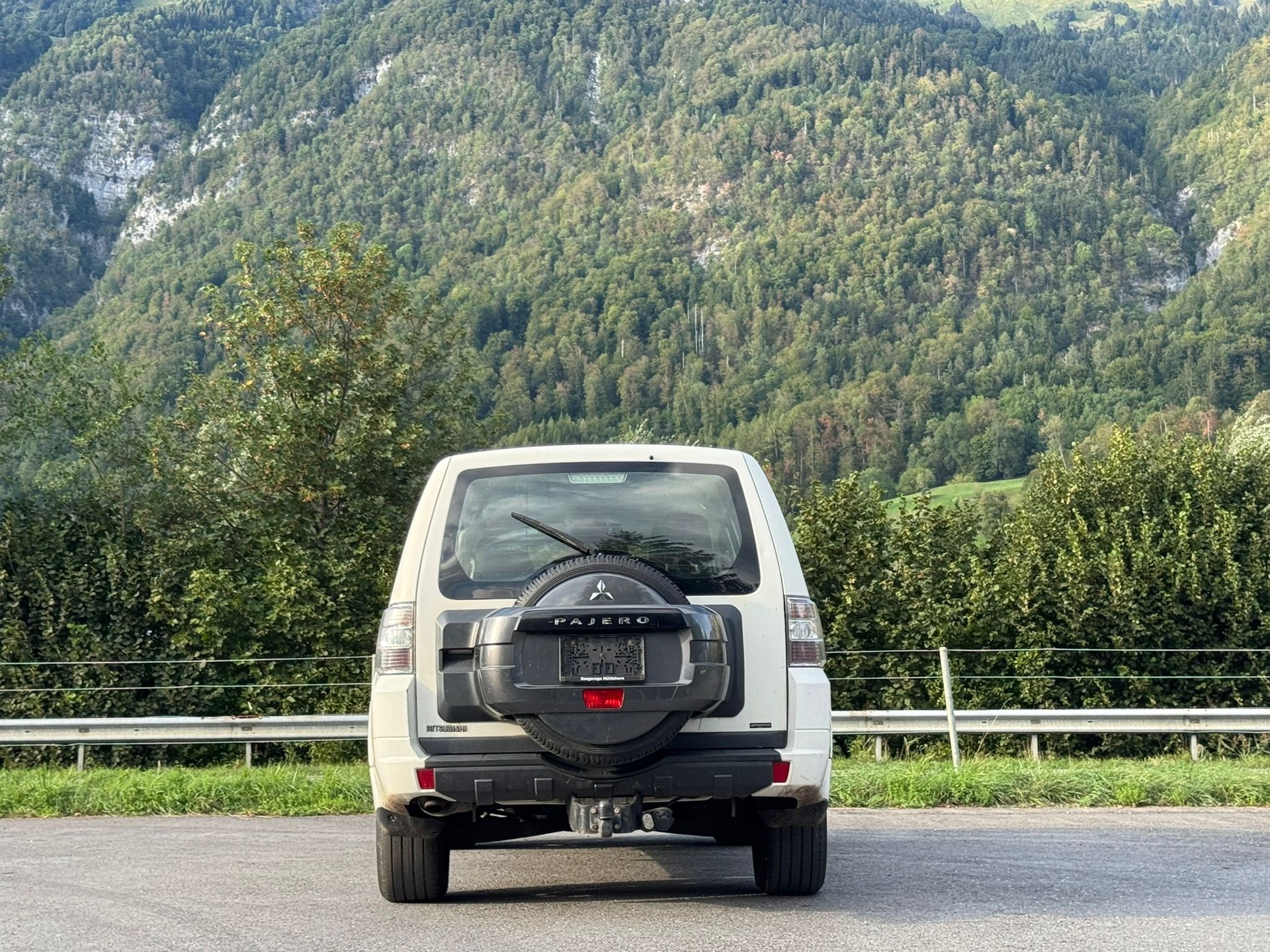 MITSUBISHI Pajero 3.2 DI-D Professional Plus-image-4