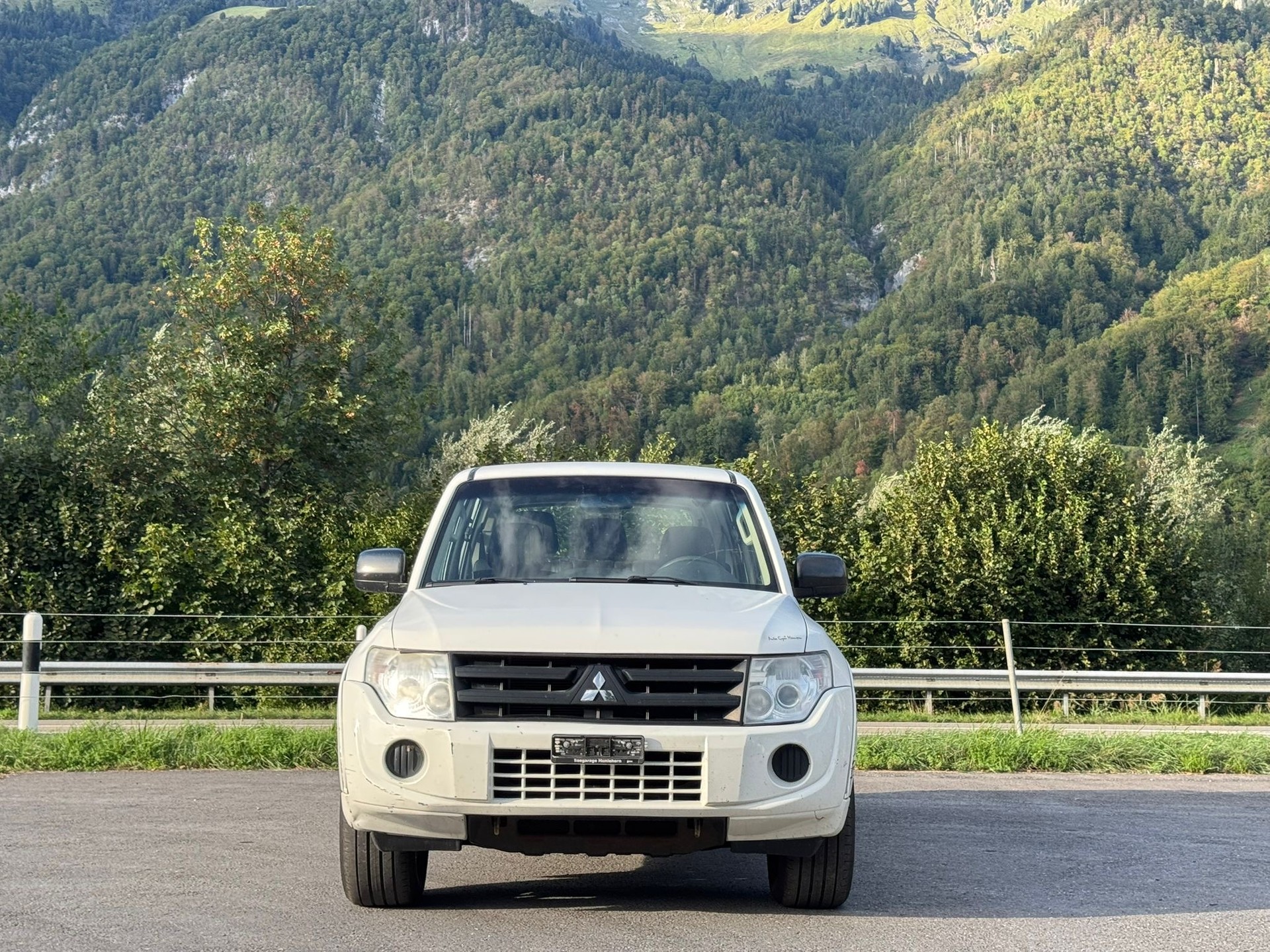 MITSUBISHI Pajero 3.2 DI-D Professional Plus-image-0