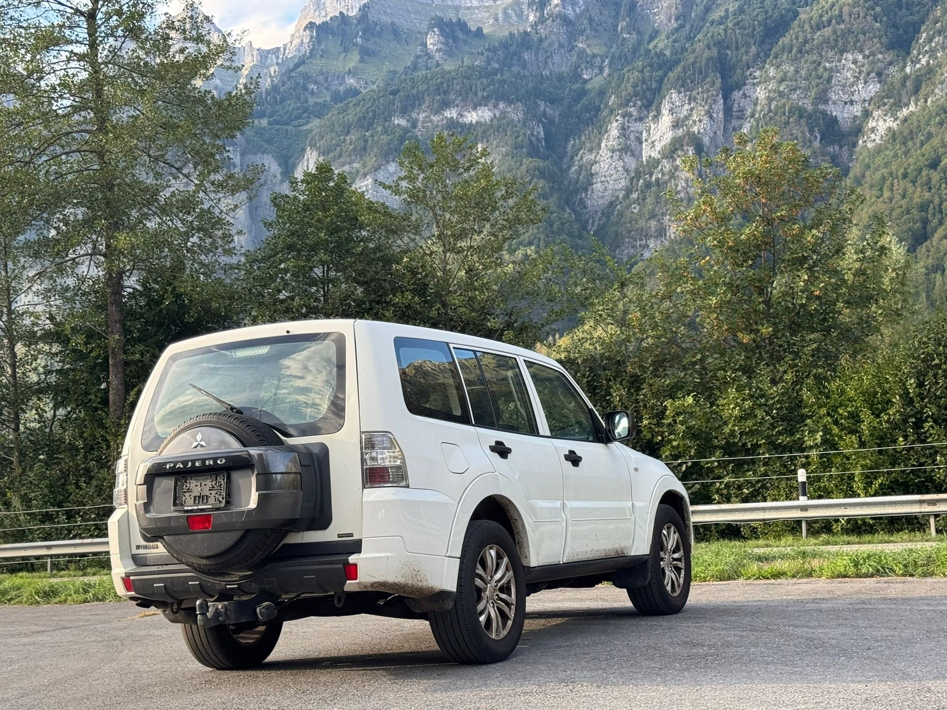 MITSUBISHI Pajero 3.2 DI-D Professional Plus-image-3