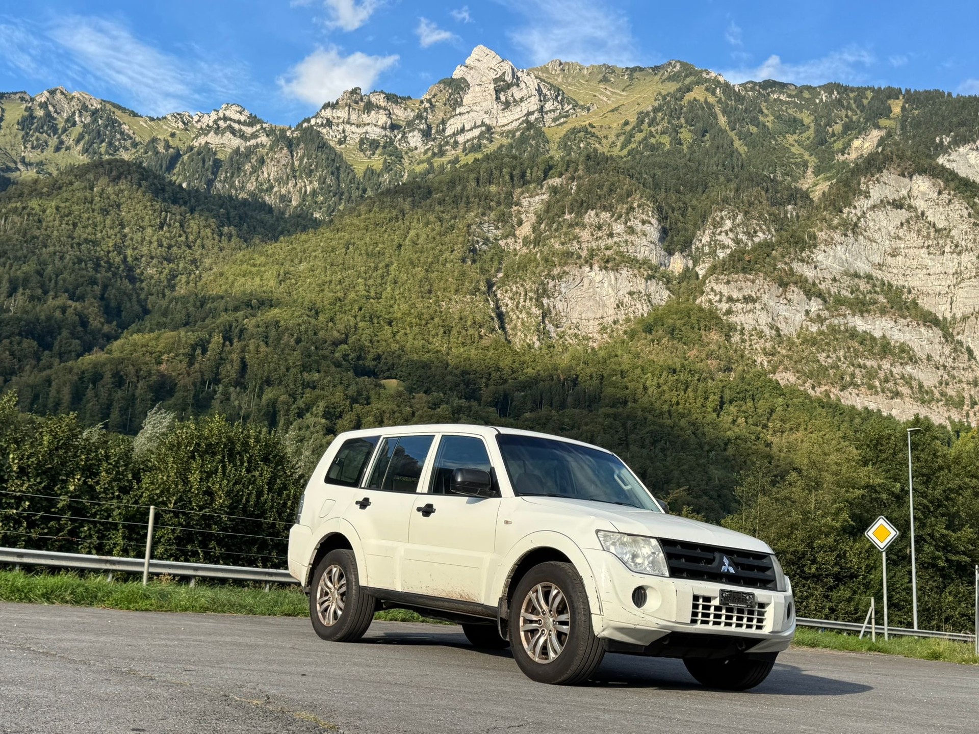 MITSUBISHI Pajero 3.2 DI-D Professional Plus-image-1