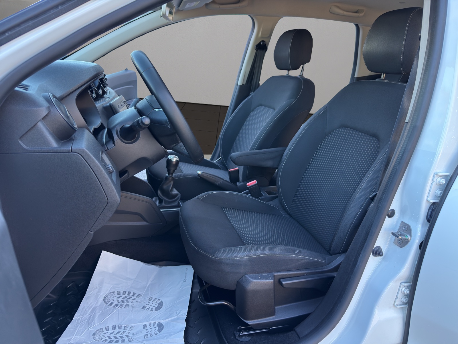 DACIA Duster SCe 115 Comfort 4x4-image-8