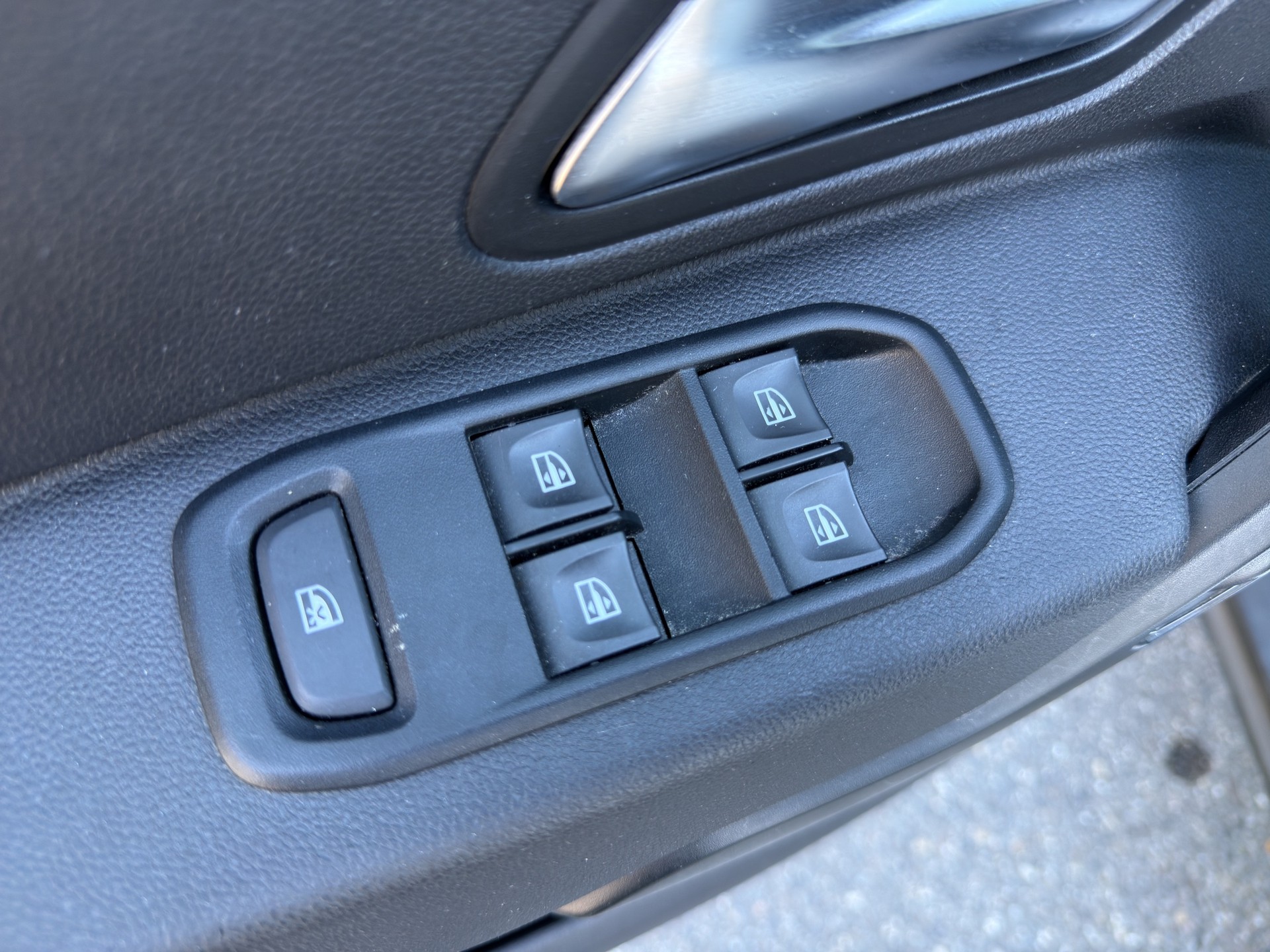 DACIA Duster SCe 115 Comfort 4x4-image-20