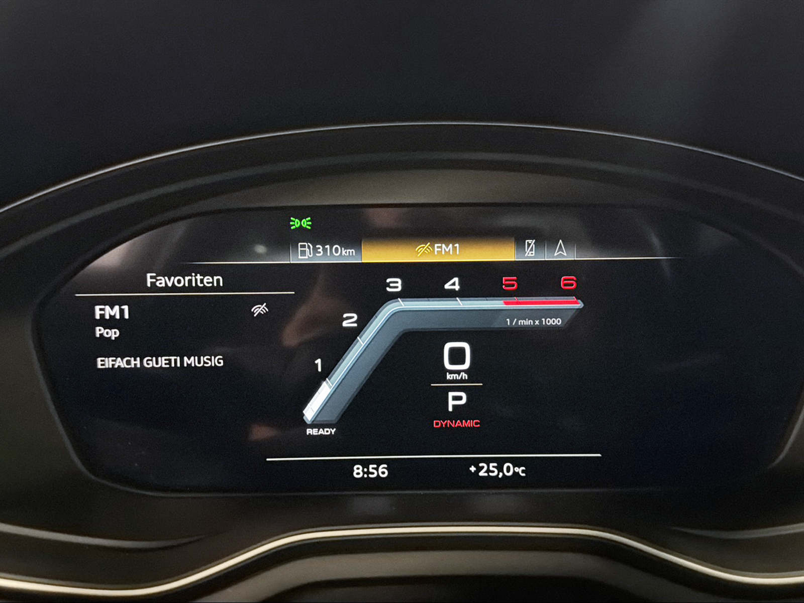 AUDI A4 Avant 2.0 40 TDI quattro S-Tronic-image-10