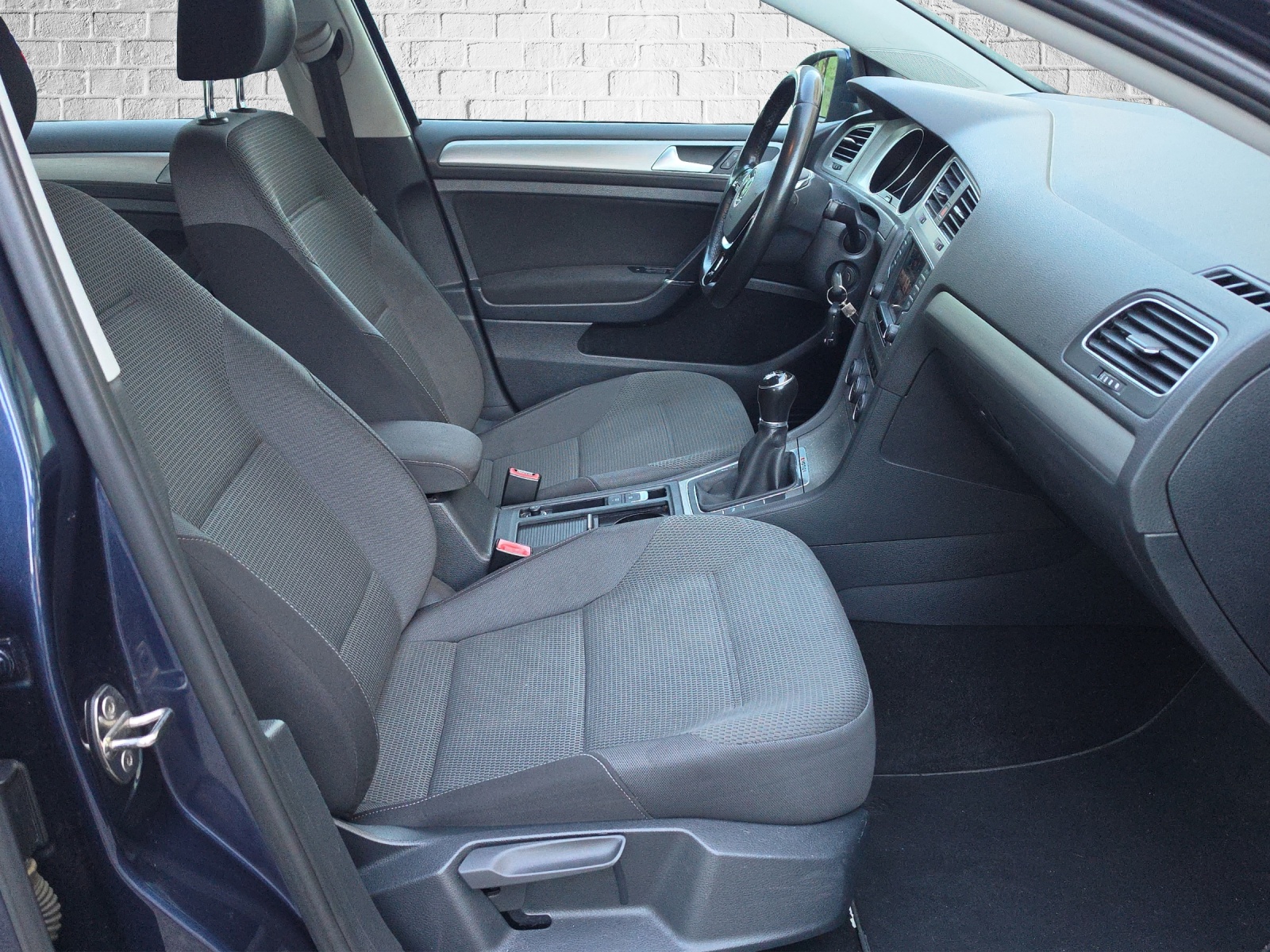 VW Golf 2.0 TDI Comfortline 4Motion-image-15