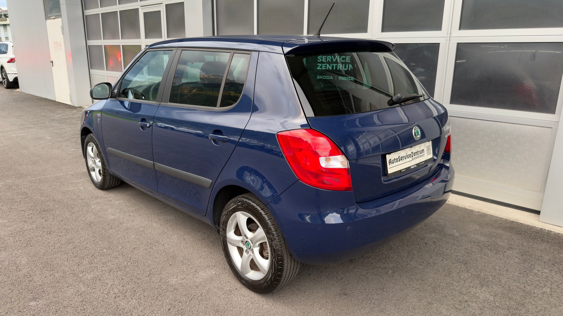 SKODA Fabia 1.2 TSI Ambiente-image-1