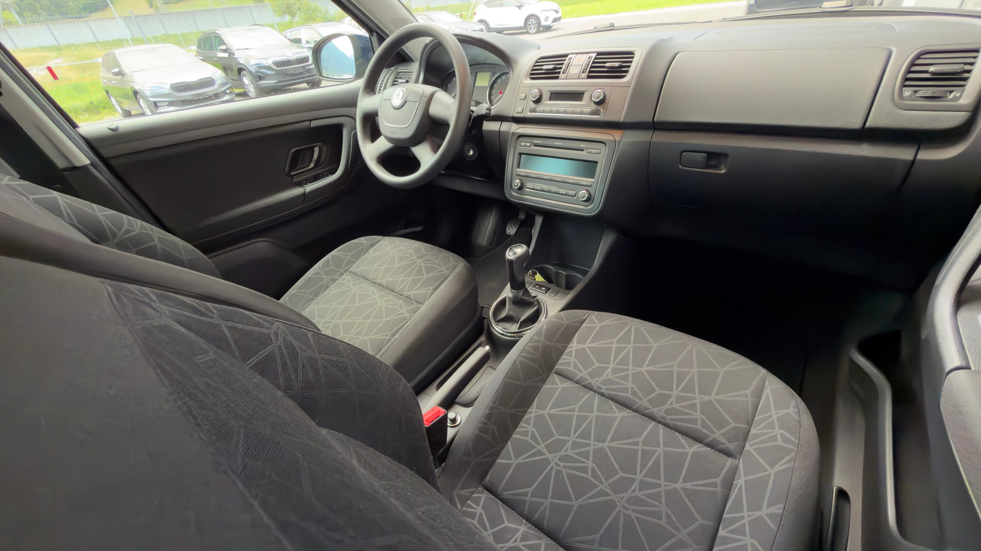 SKODA Fabia 1.2 TSI Ambiente-image-10