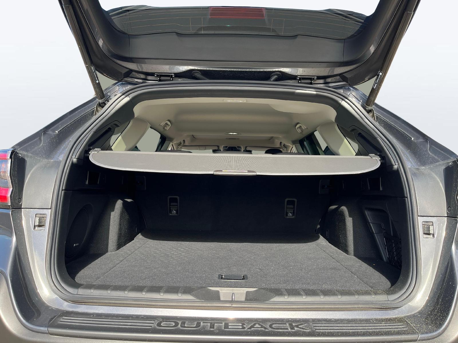 SUBARU Outback 2.5i Luxury-image-8