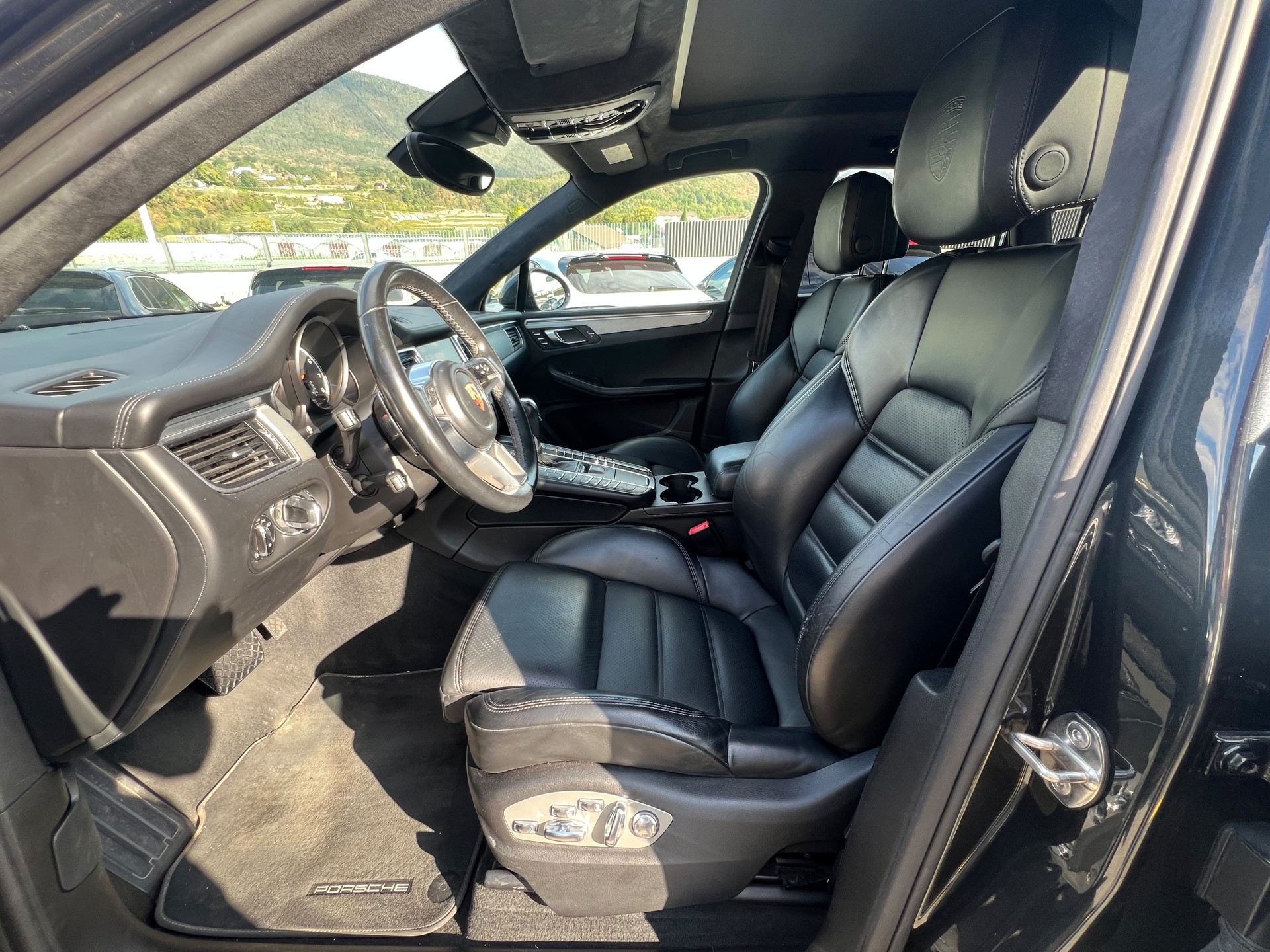 PORSCHE Macan Turbo PDK-image-7
