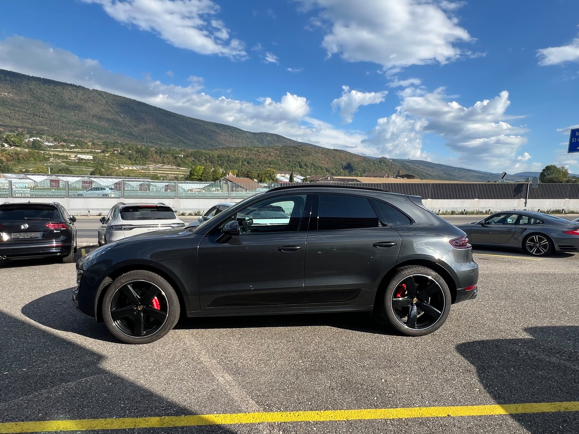 PORSCHE Macan Turbo PDK-image-1
