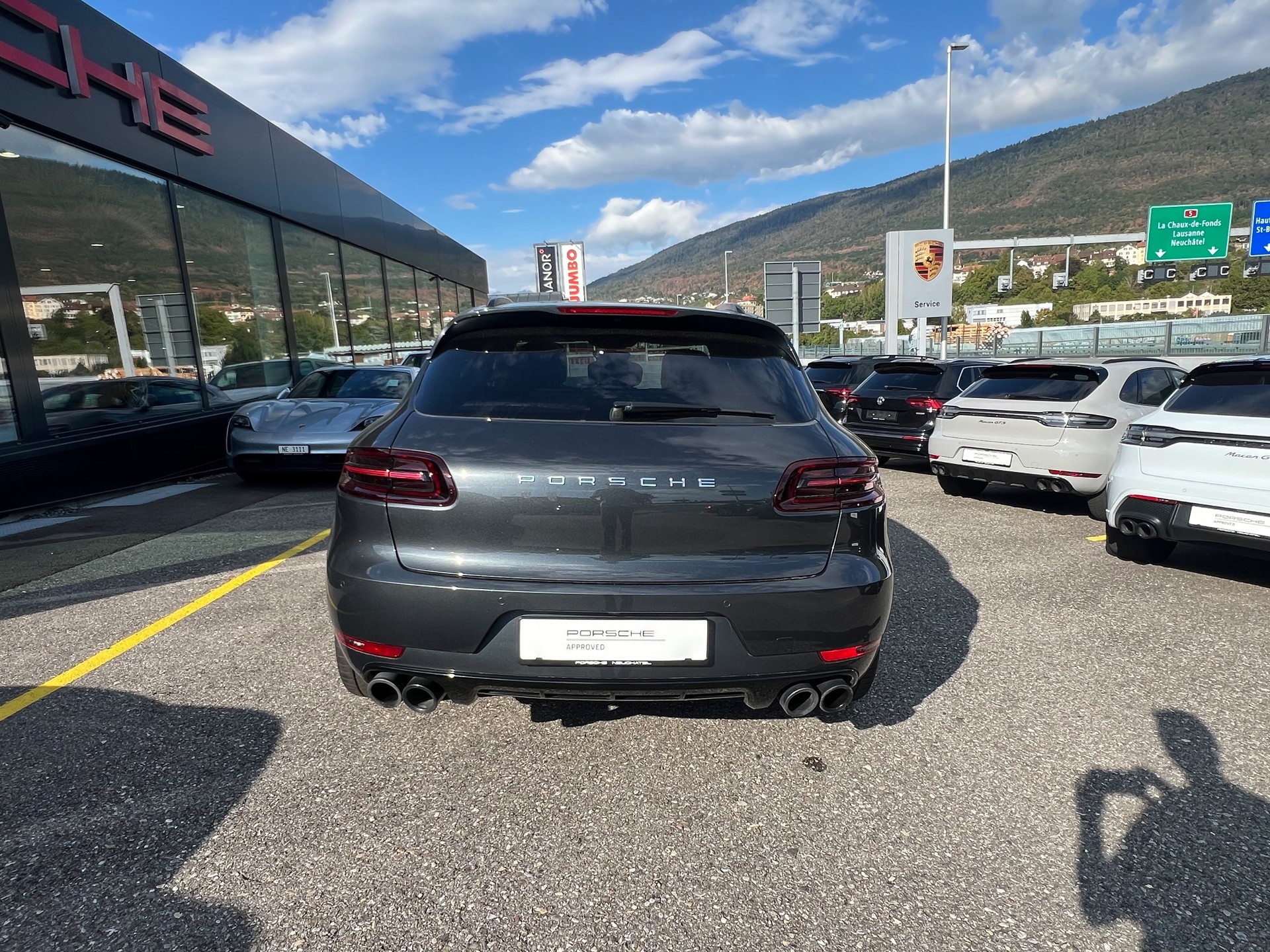 PORSCHE Macan Turbo PDK-image-5